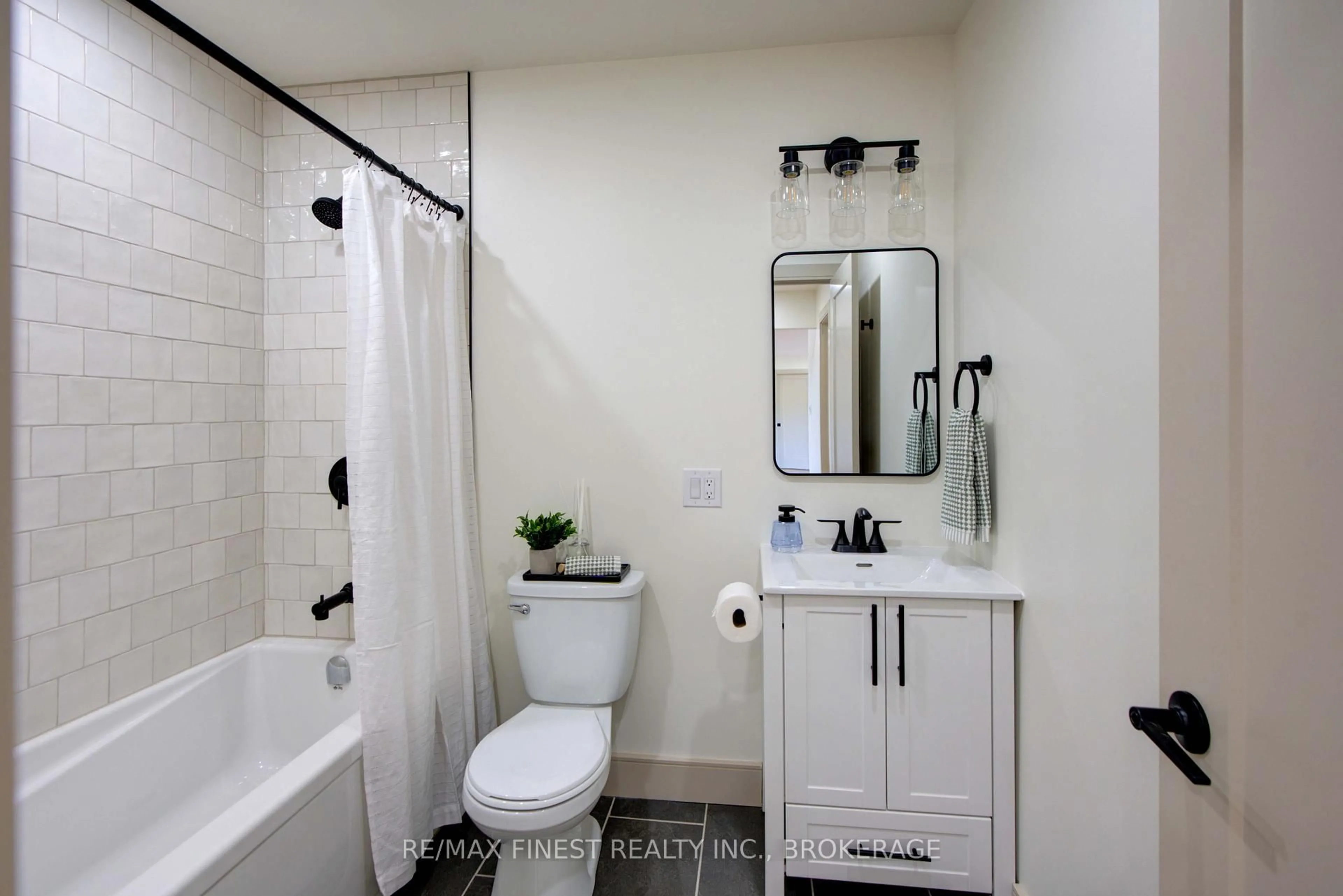 Standard bathroom, ceramic/tile floor for 2206 Sands Rd, Battersea Ontario K0H 1H0