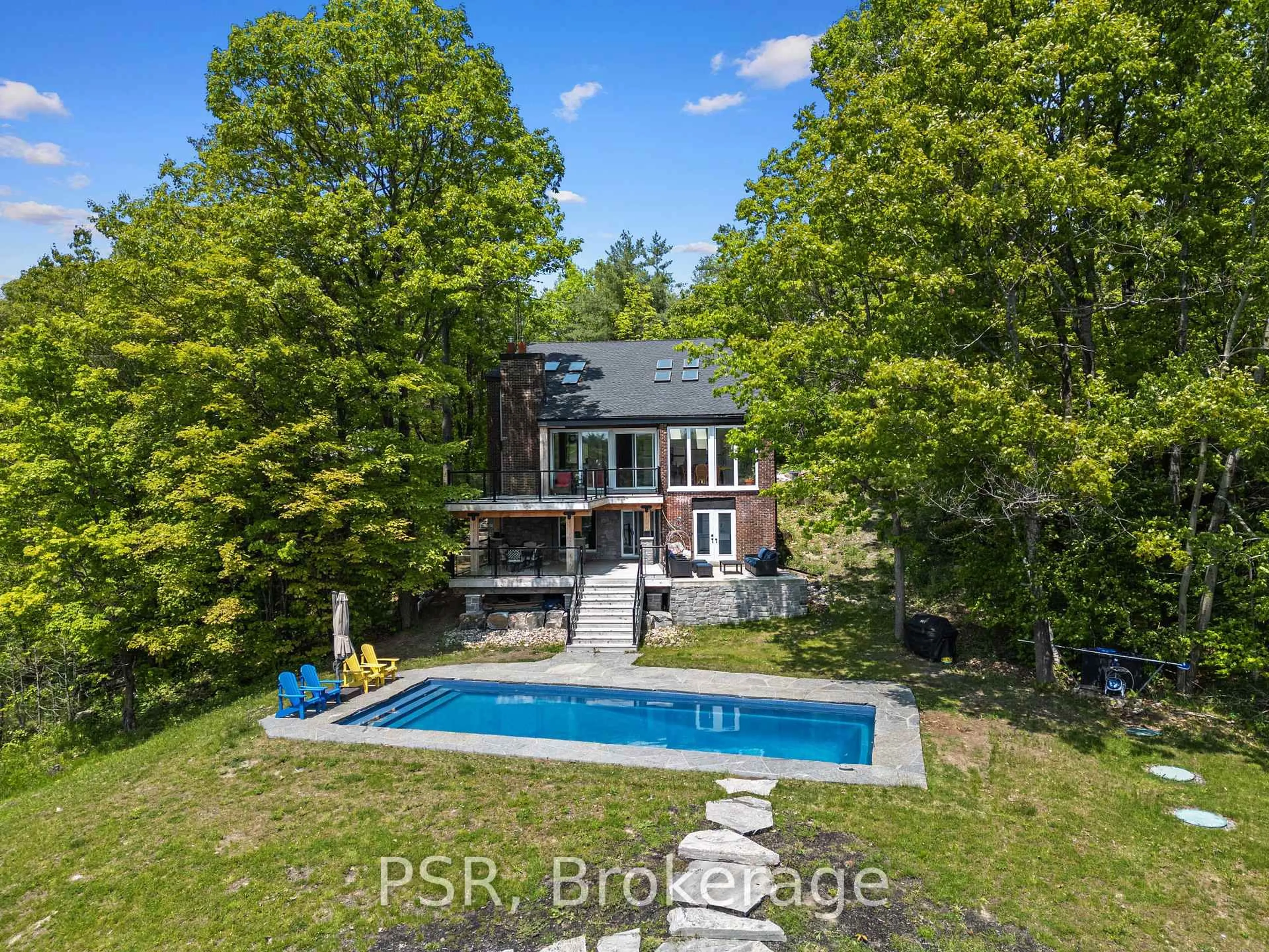 A pic from outside/outdoor area/front of a property/back of a property/a pic from drone, water/lake/river/ocean view for 1030 South Sunset Bay Rd, Gravenhurst Ontario P1P 1R2