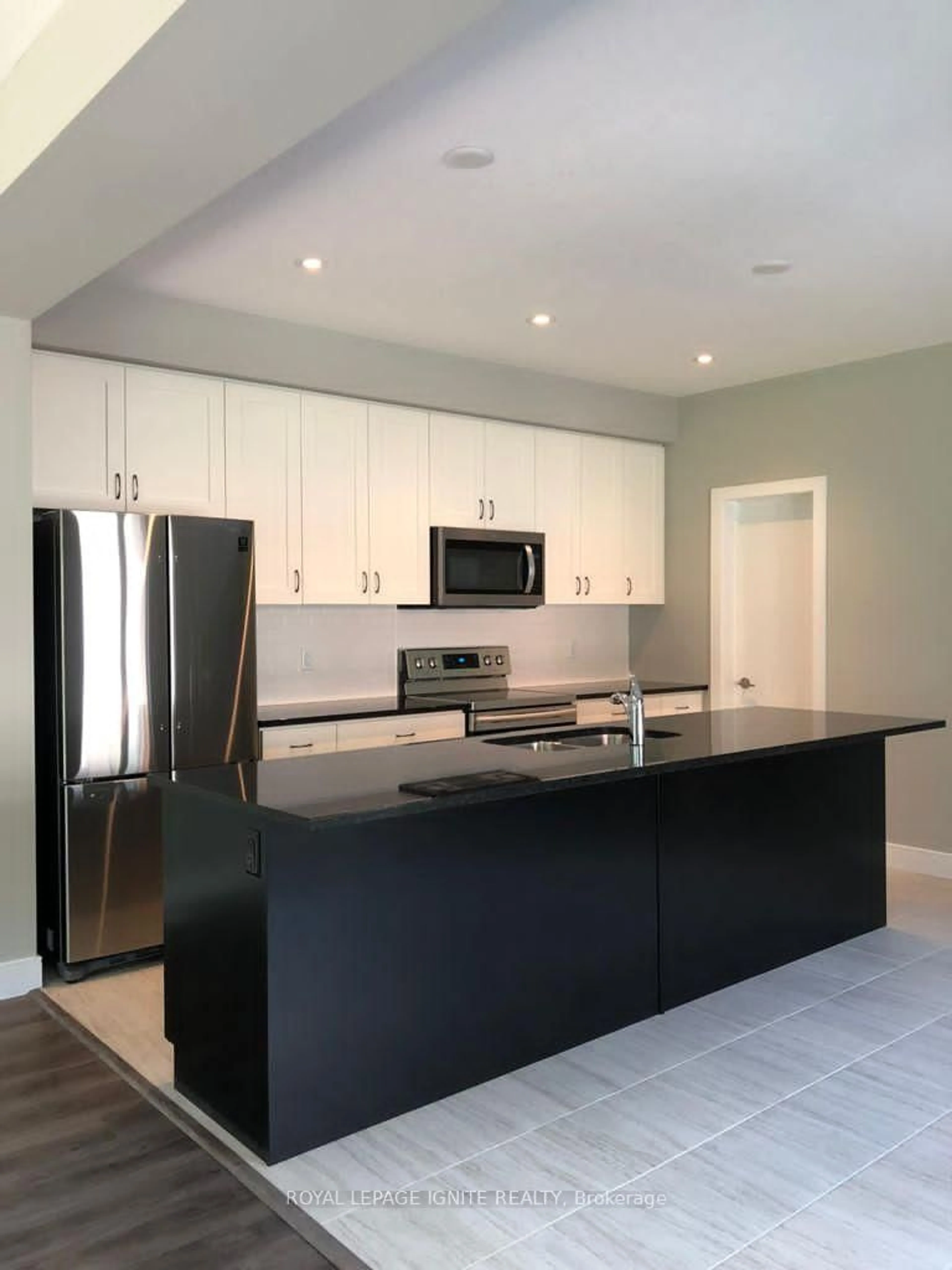 Open concept kitchen, unknown for 898 Robert Ferrie Dr, Kitchener Ontario N2R 0P2