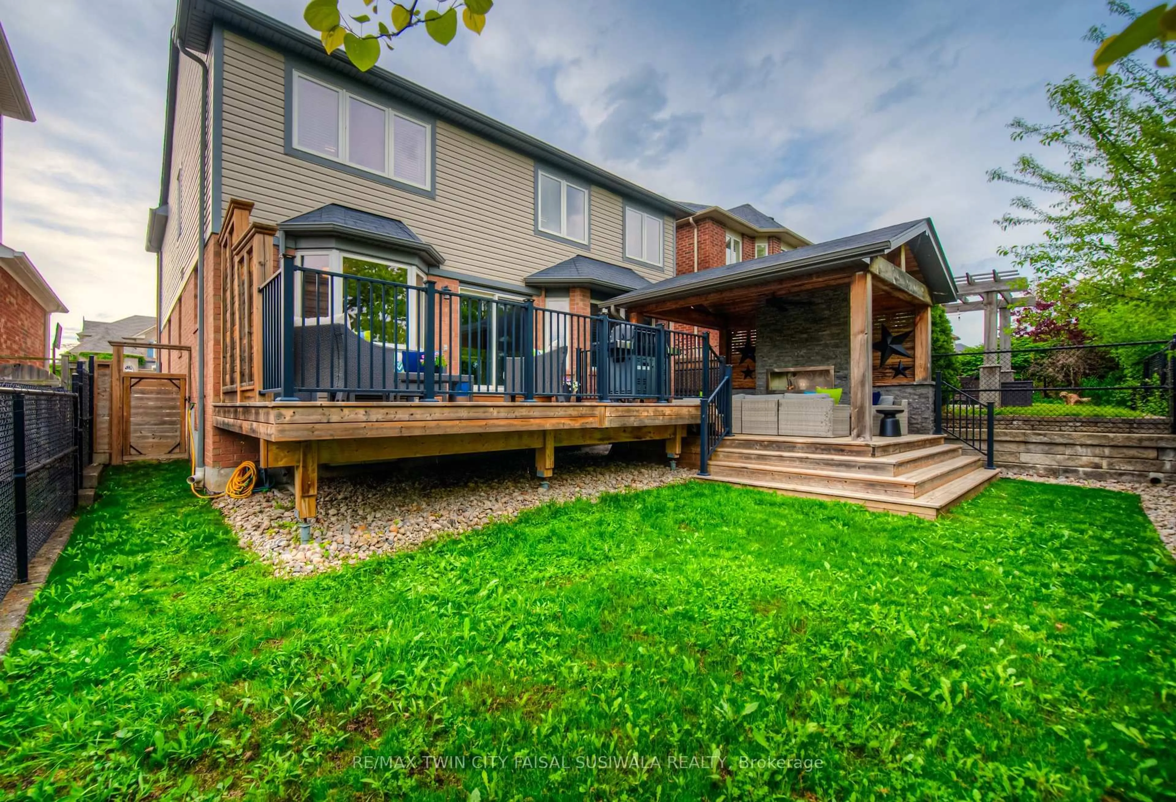 Patio, street for 126 Baldwin Dr, Cambridge Ontario N3C 0B4