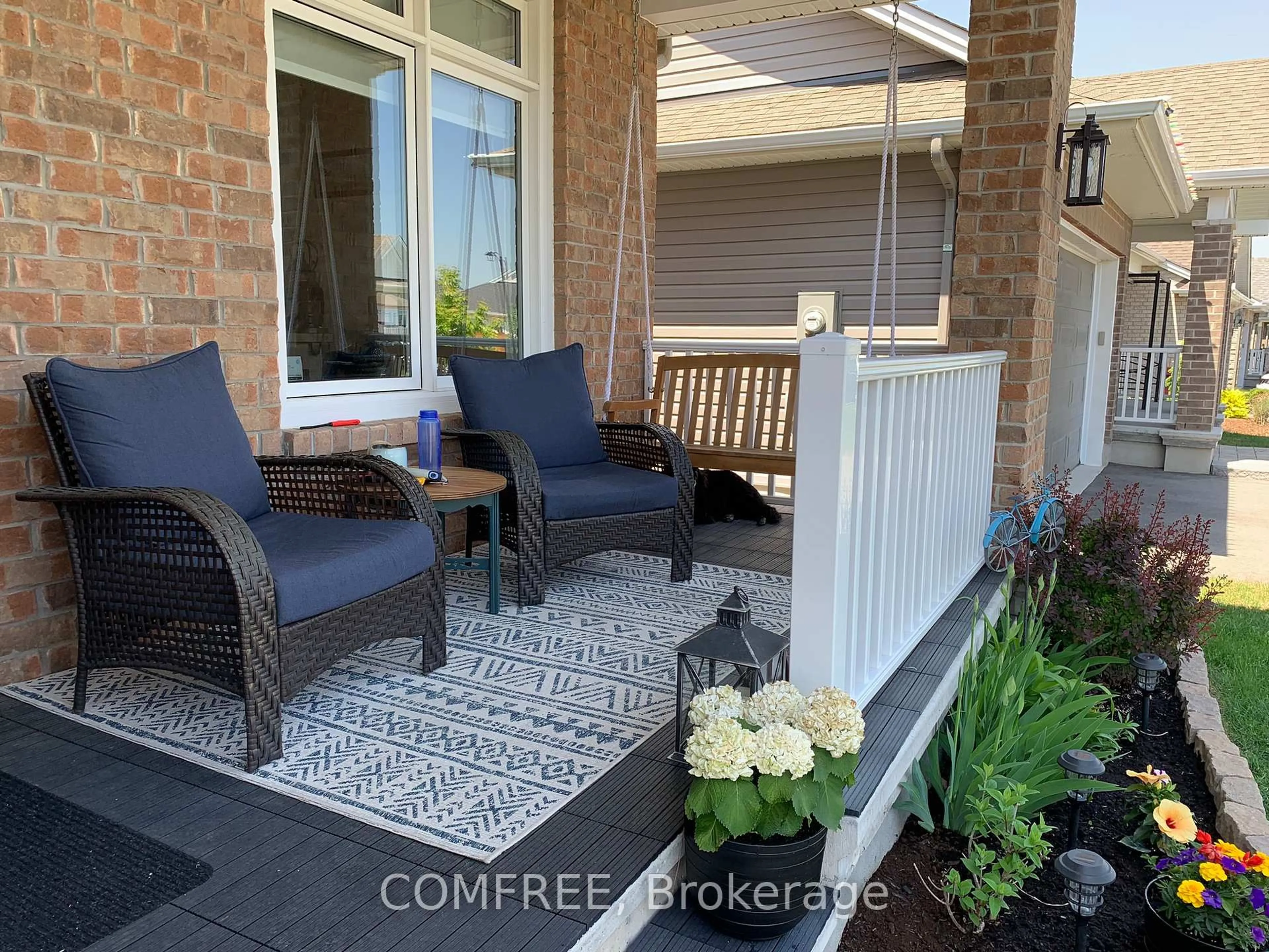 Patio, street for 819 Tewin Circ, Orleans Ontario K4A 1K2