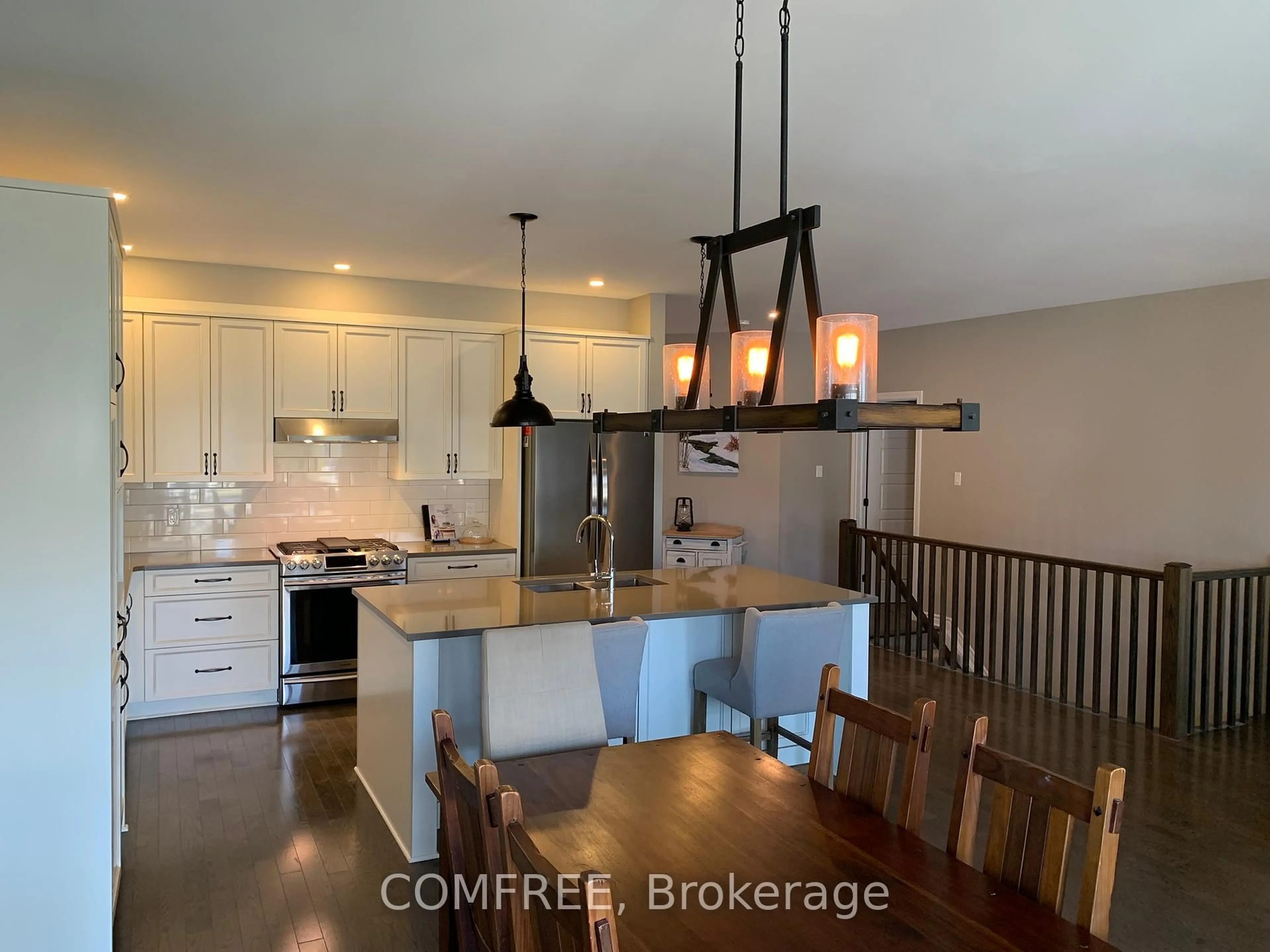 Open concept kitchen, unknown for 819 Tewin Circ, Orleans Ontario K4A 1K2
