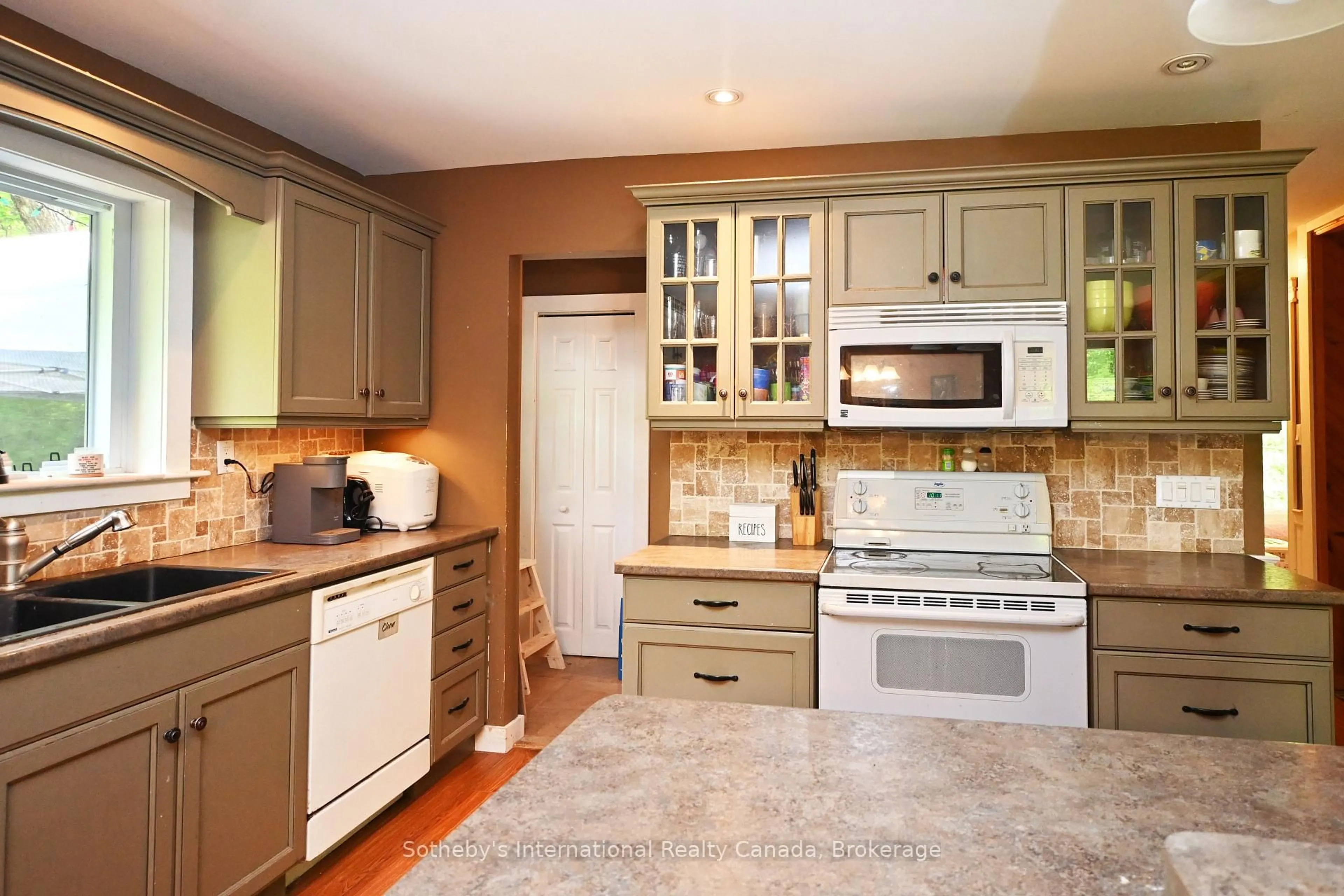 Standard kitchen, ceramic/tile floor for 48 Miller Dr, McDougall Ontario P2A 2W7