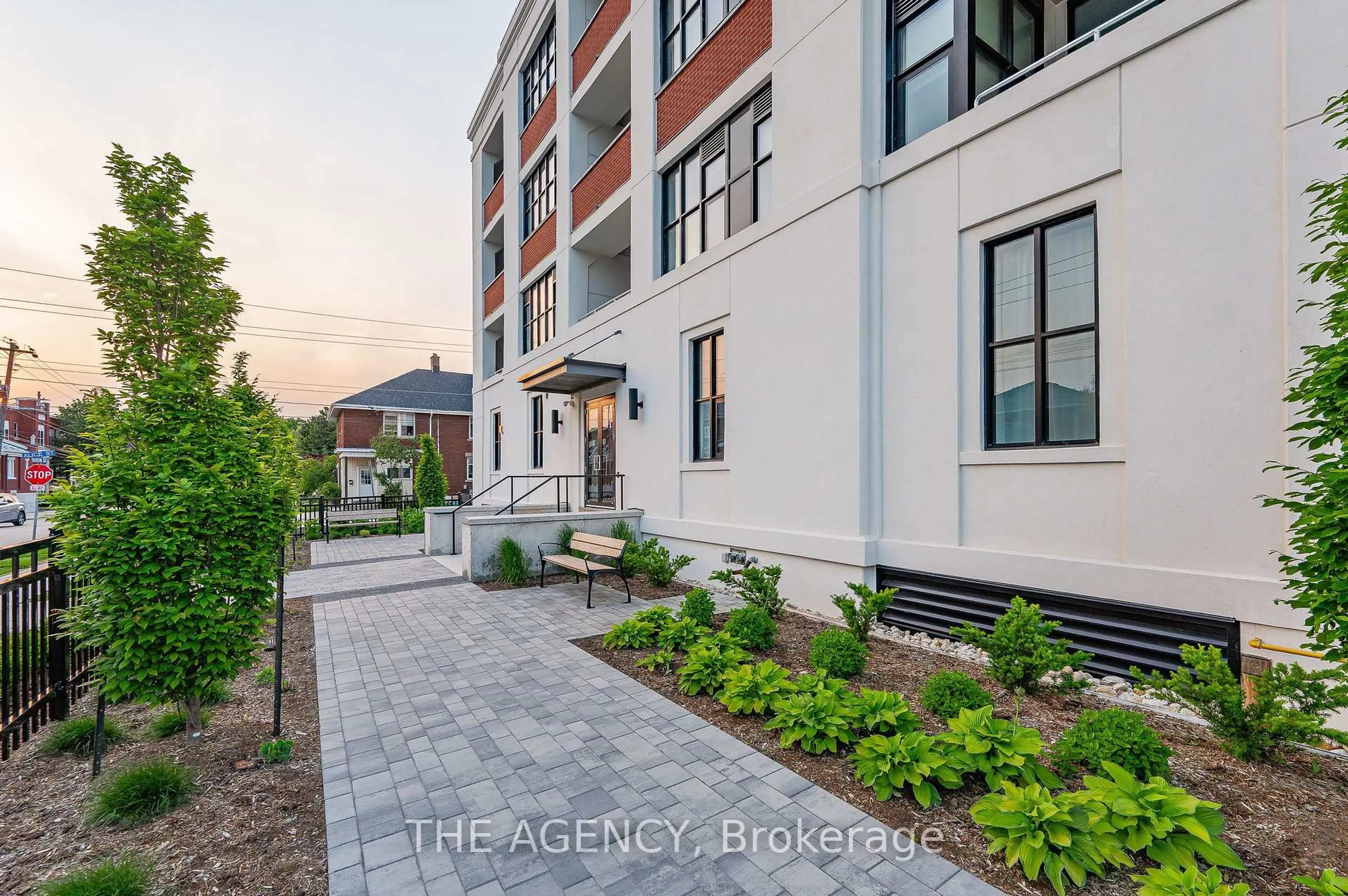 Unknown for 120 Huron St #419, Guelph Ontario N1E 0T8
