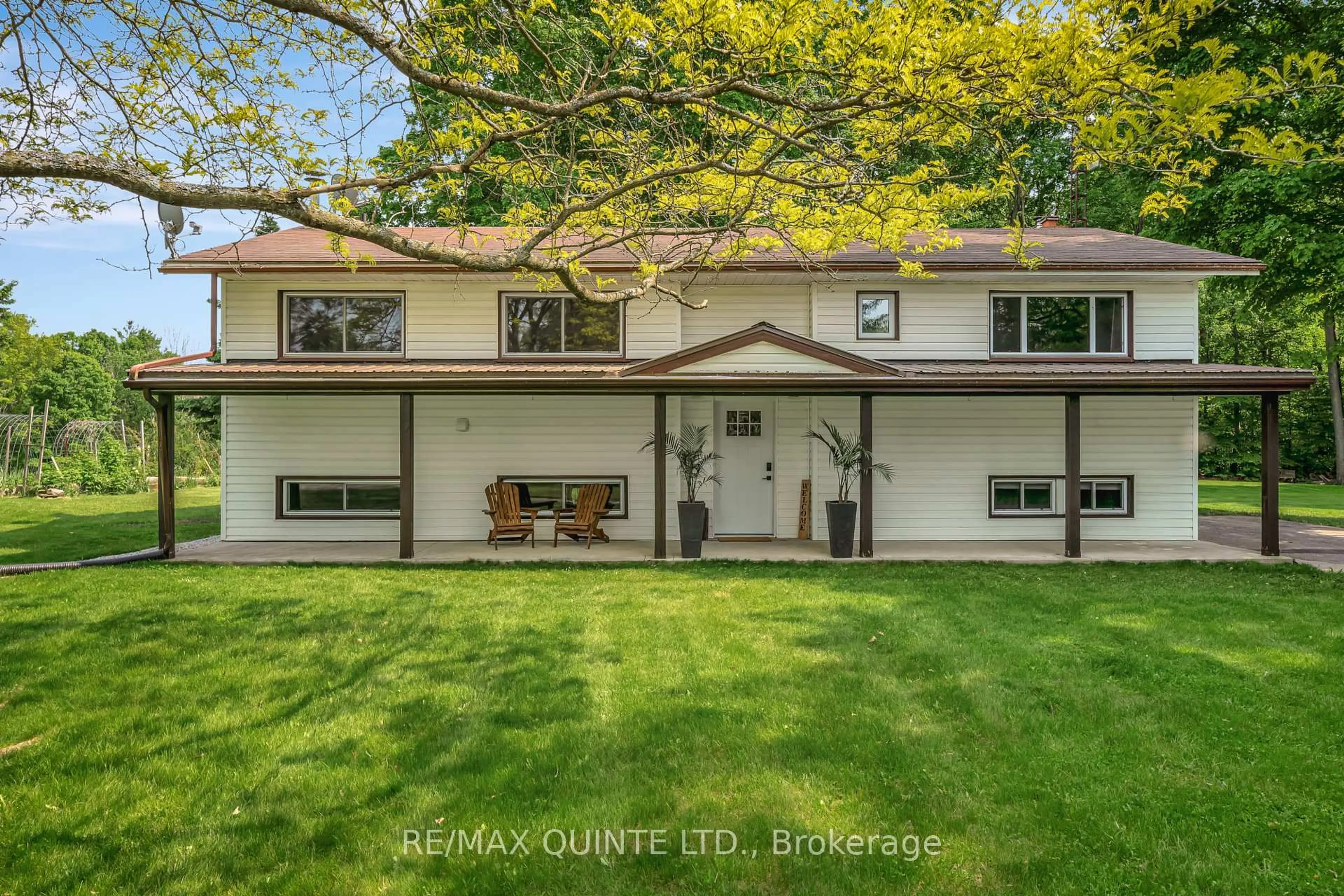 A pic from outside/outdoor area/front of a property/back of a property/a pic from drone, unknown for 1071 Gunter Settlement Rd, Quinte West Ontario K8V 5P6