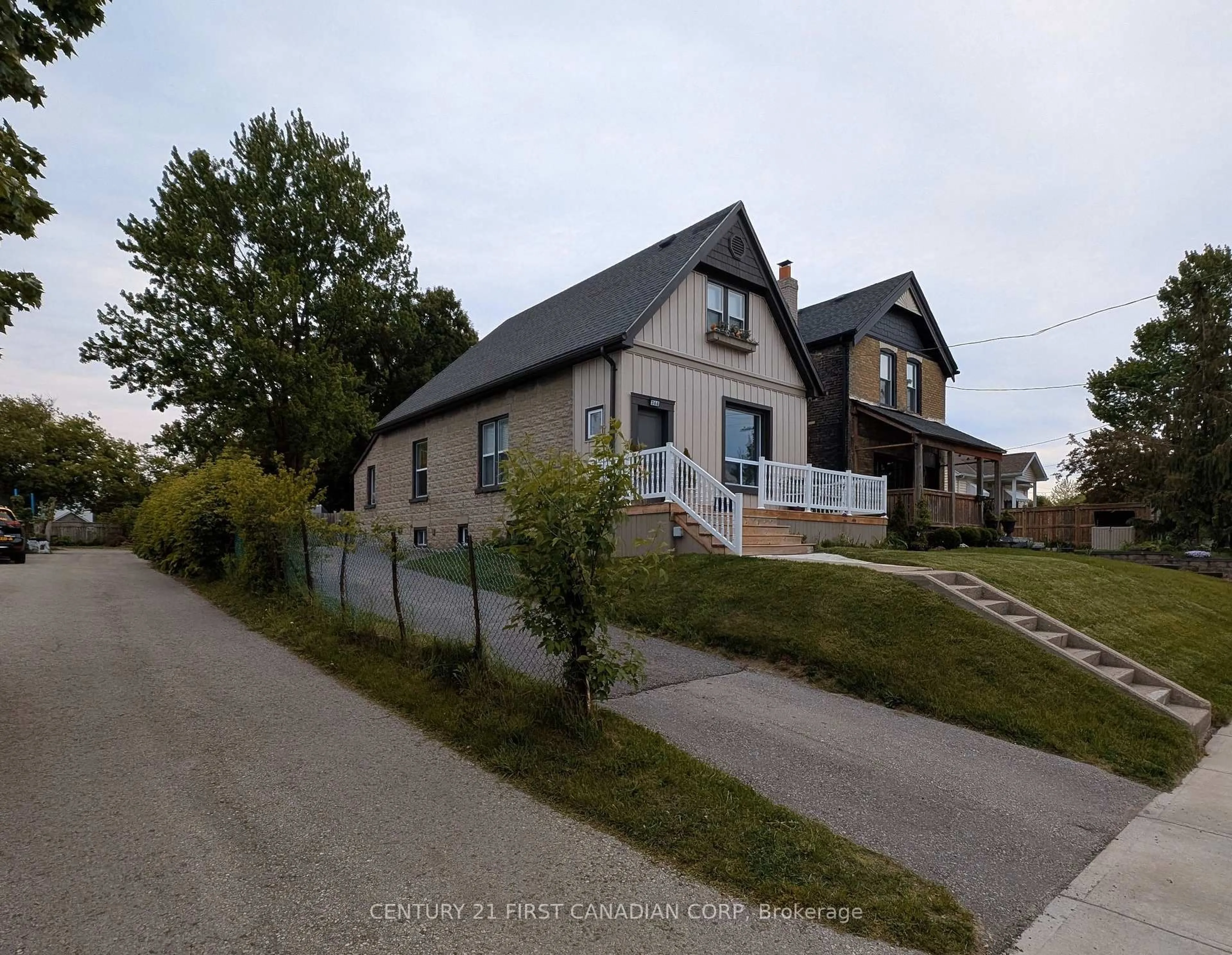 Unknown for 366 Salisbury St, London East Ontario N5Y 3B1