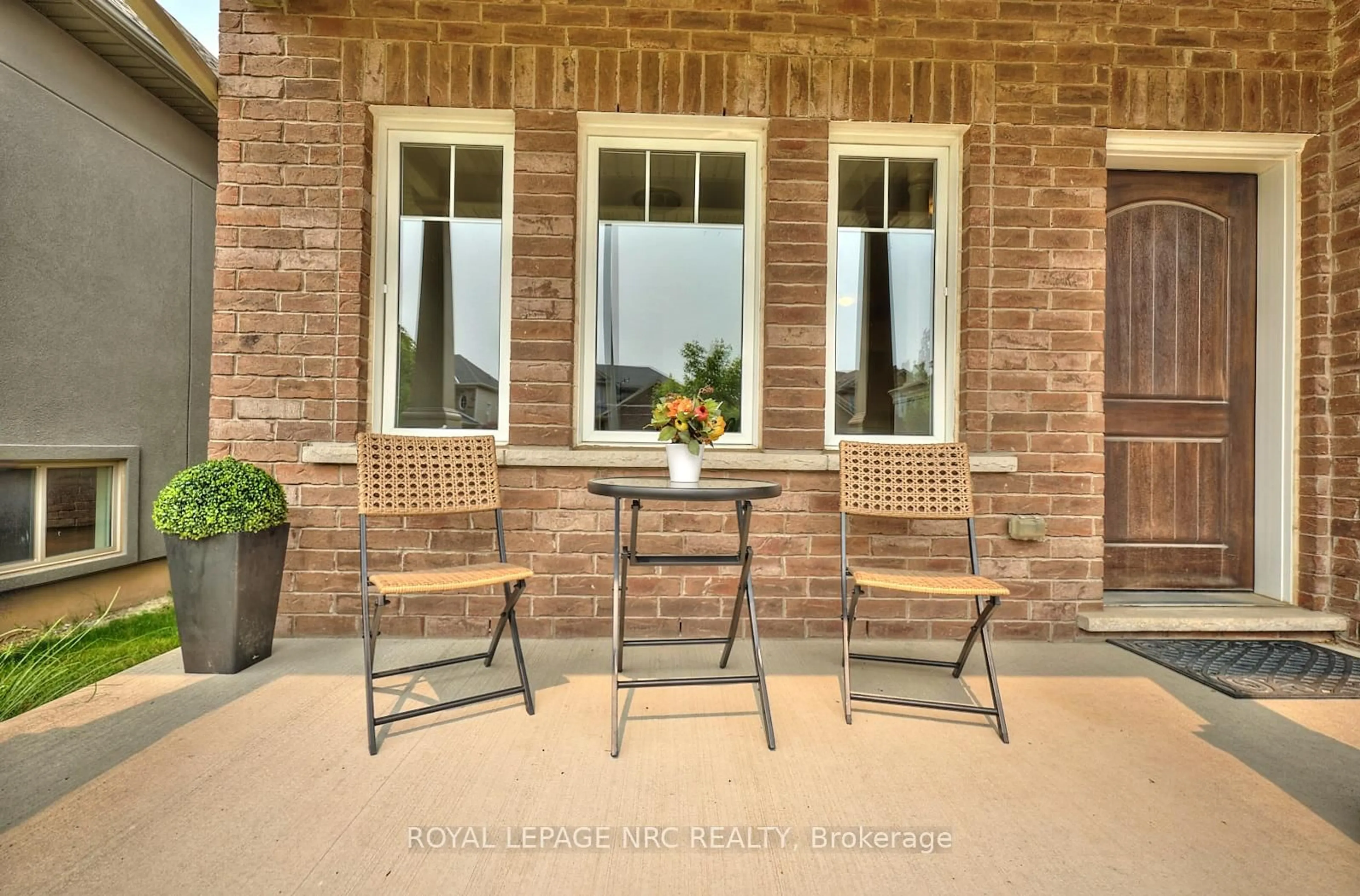 Patio, unknown for 143 Tuliptree Rd, Thorold Ontario L2V 0A5