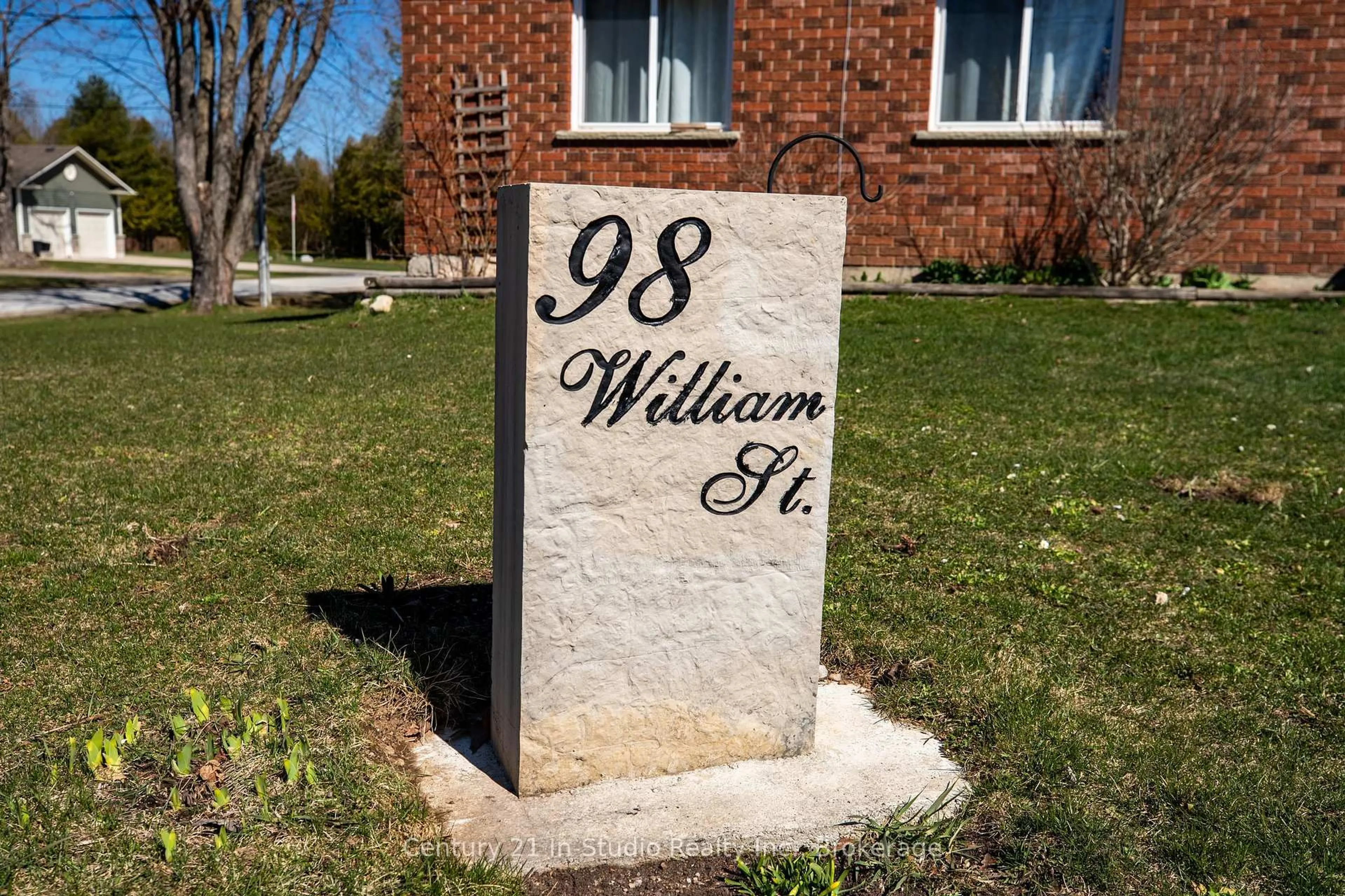 Unknown for 98 William St, South Bruce Peninsula Ontario N0H 2T0