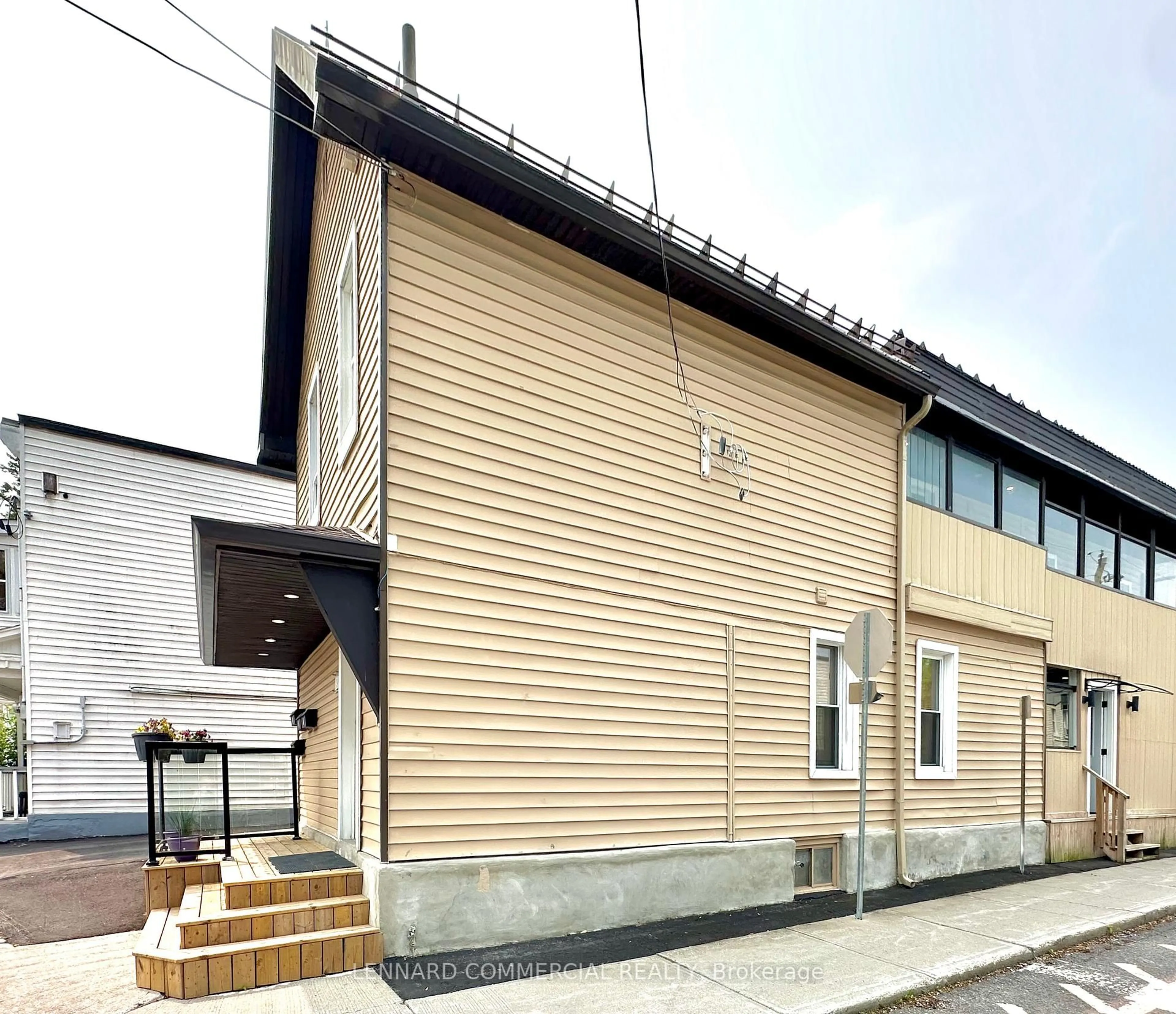 Home with brick exterior material, building for 240 MARIER Ave, Ottawa Ontario K1L 5R1