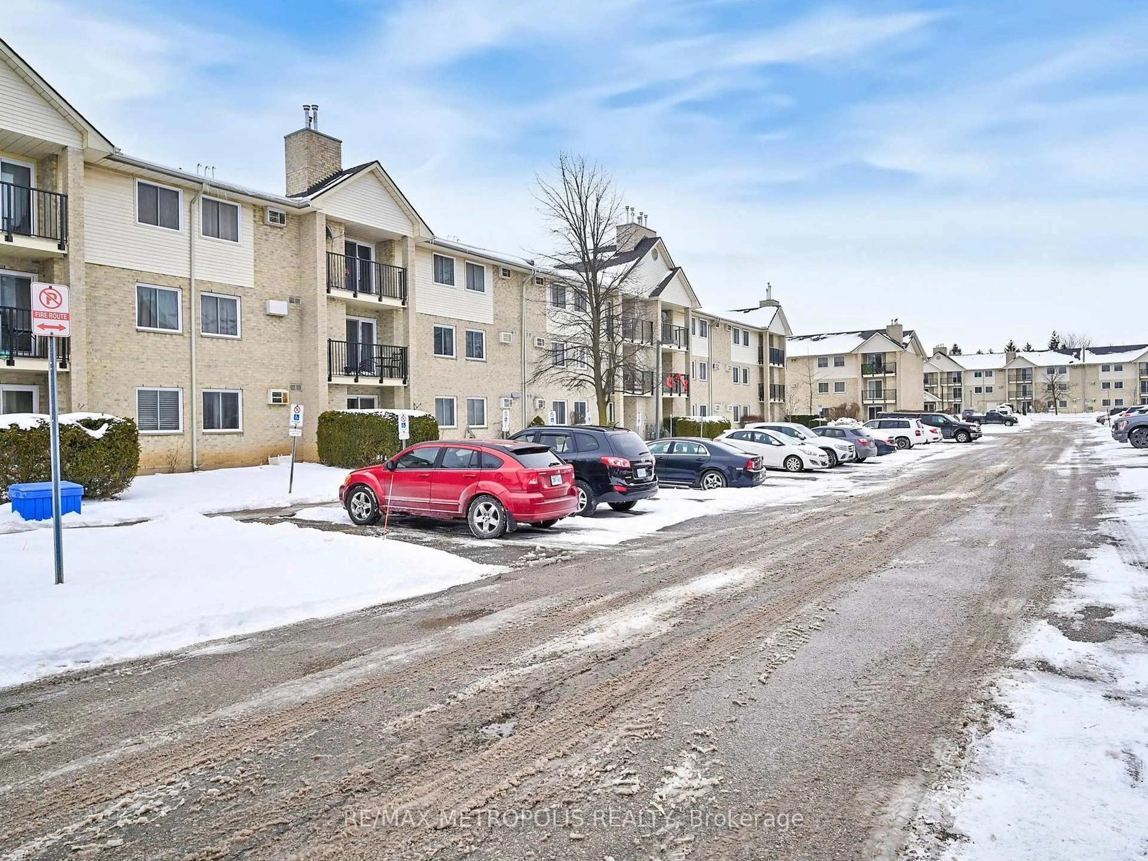Unknown for 735 DEVERON Cres #319, London South Ontario N5Z 4X8