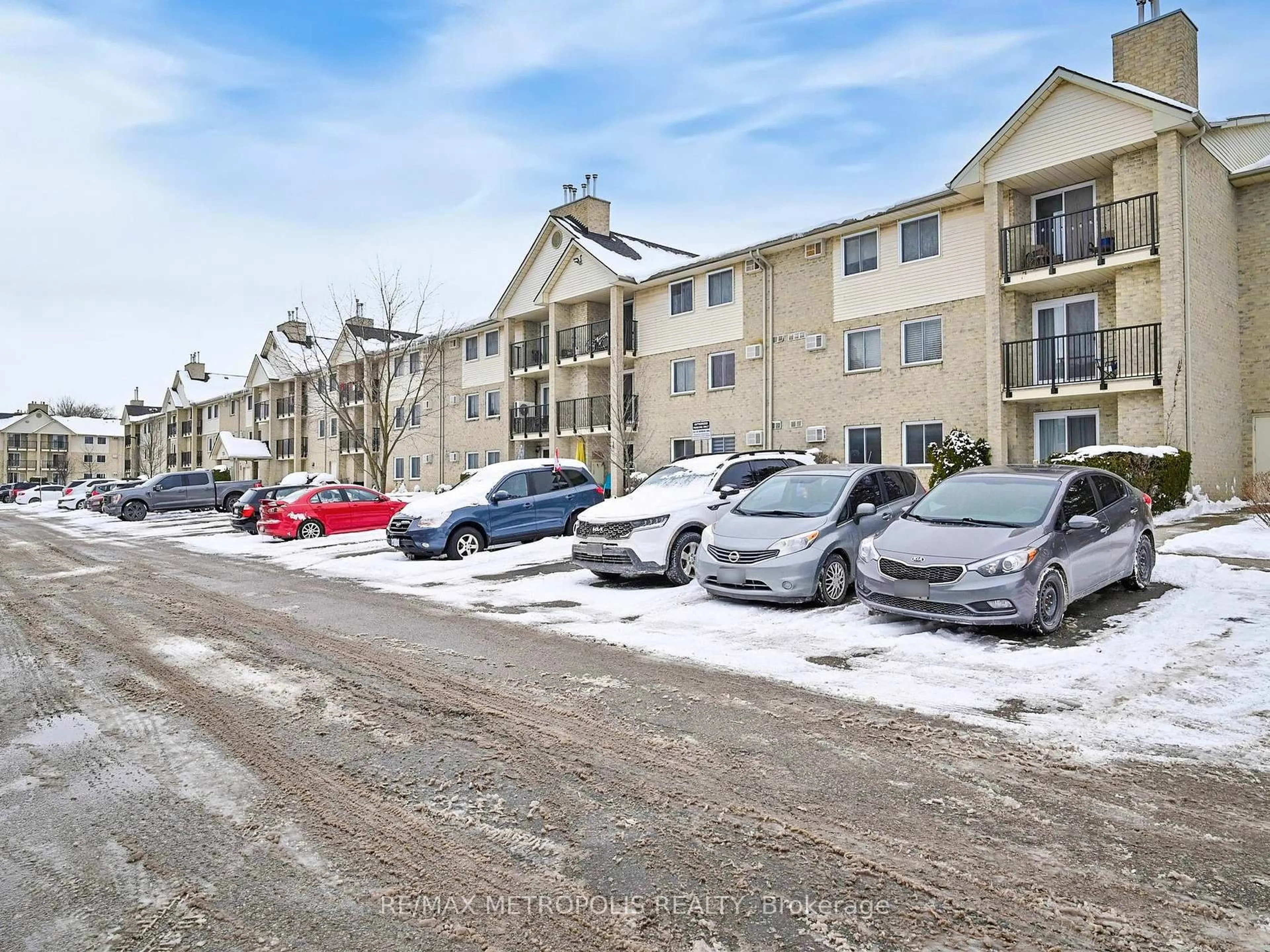 Unknown for 735 DEVERON Cres #319, London South Ontario N5Z 4X8