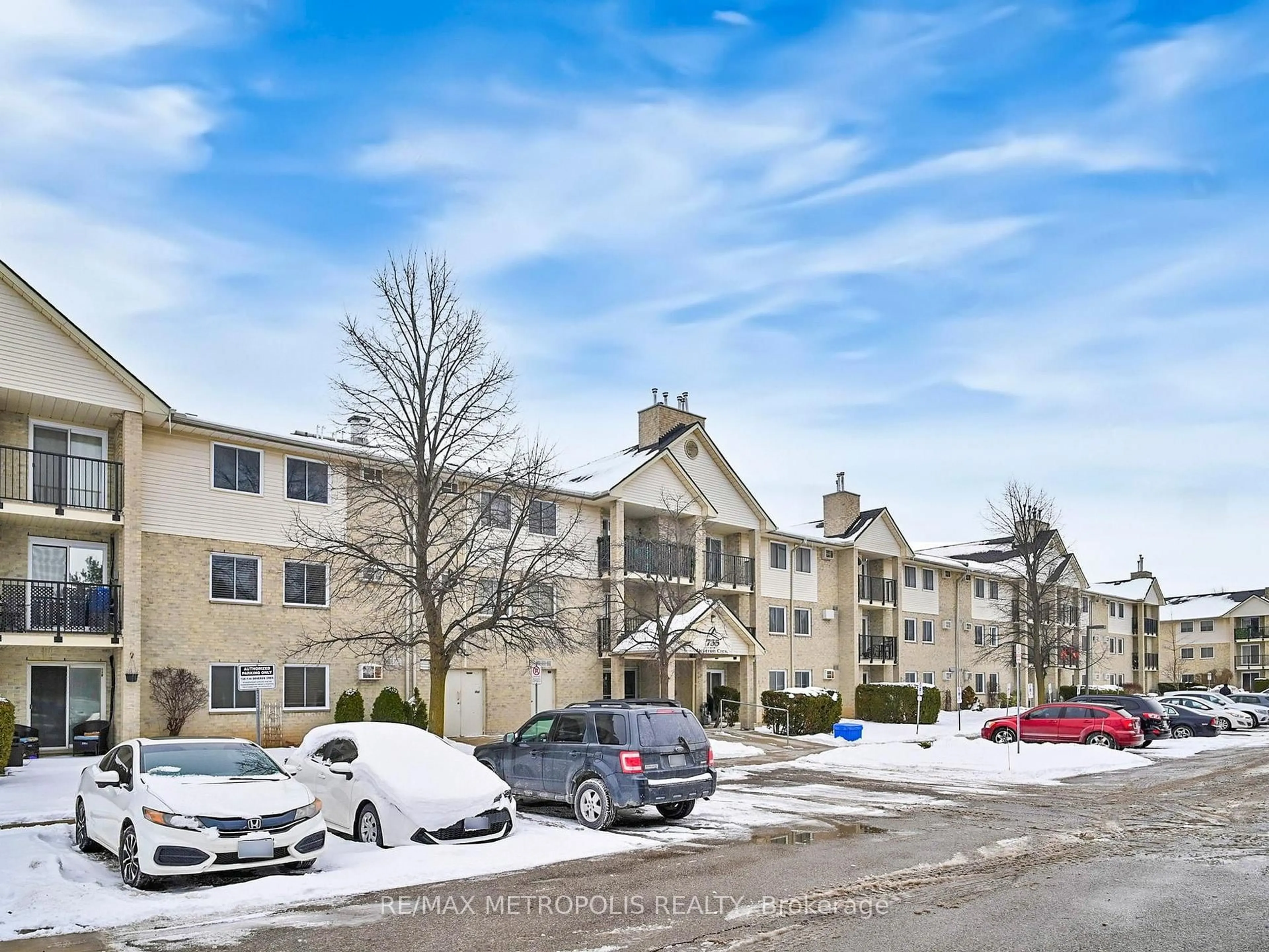 Unknown for 735 DEVERON Cres #319, London South Ontario N5Z 4X8