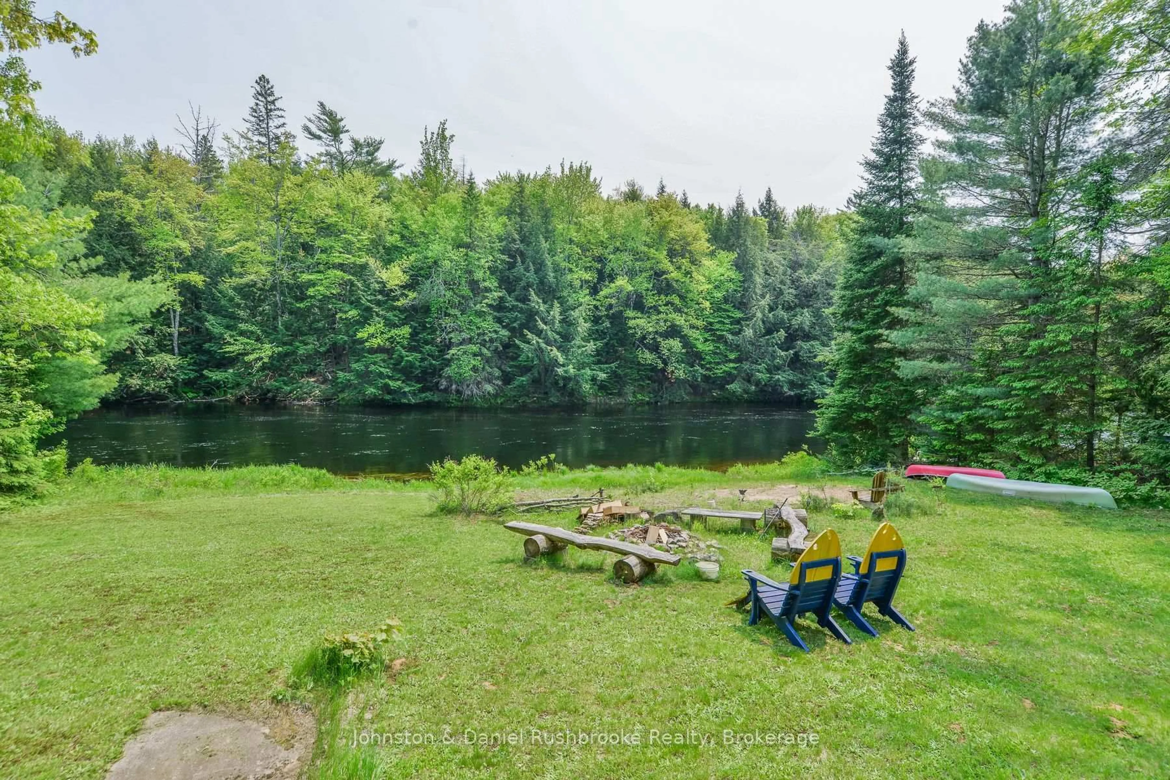 Patio, water/lake/river/ocean view for 1287 Sherwood Forest Rd, Bracebridge Ontario P1L 1X3