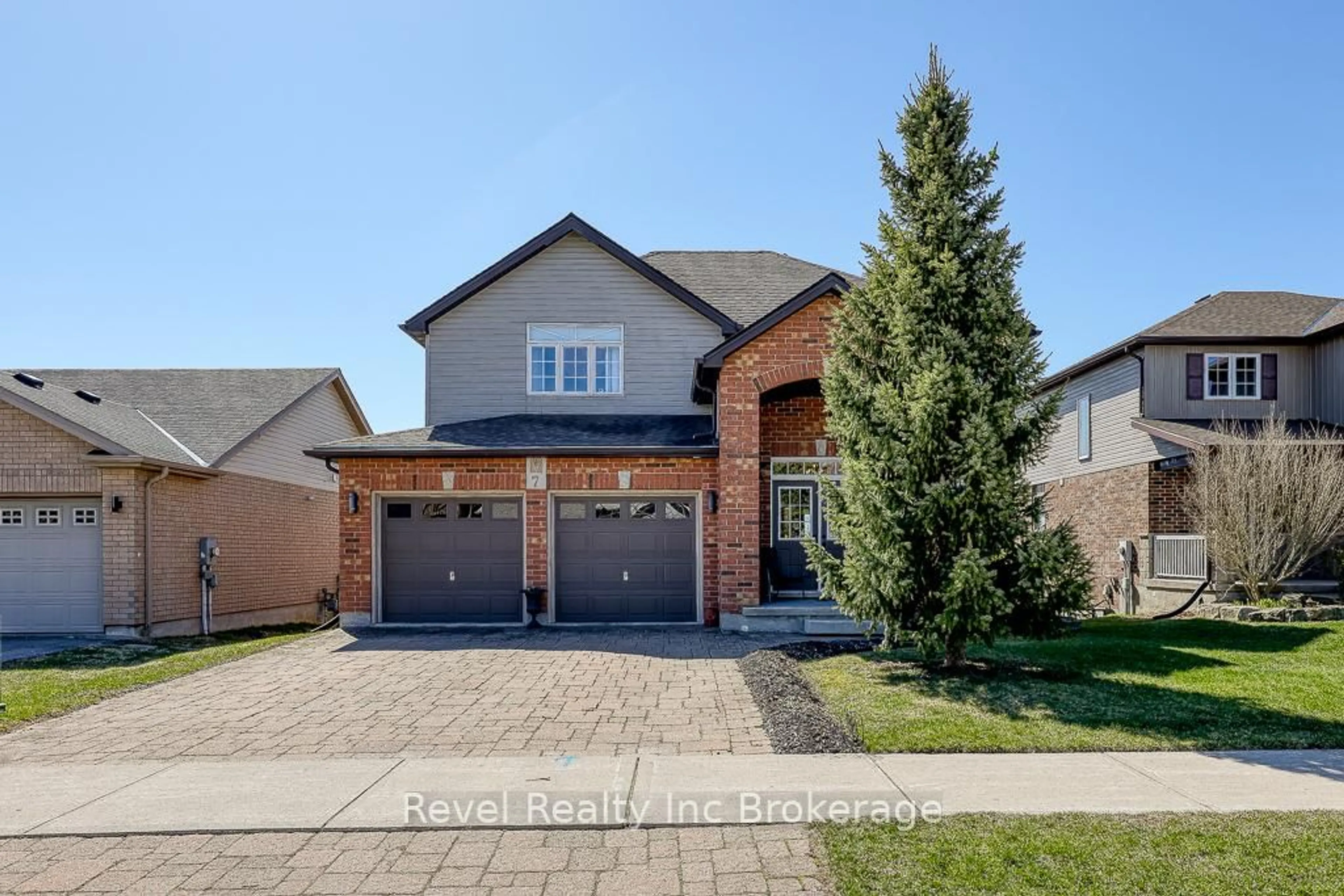 Home with brick exterior material, street for 7 Woodhatch Cres, Ingersoll Ontario N5C 0A2