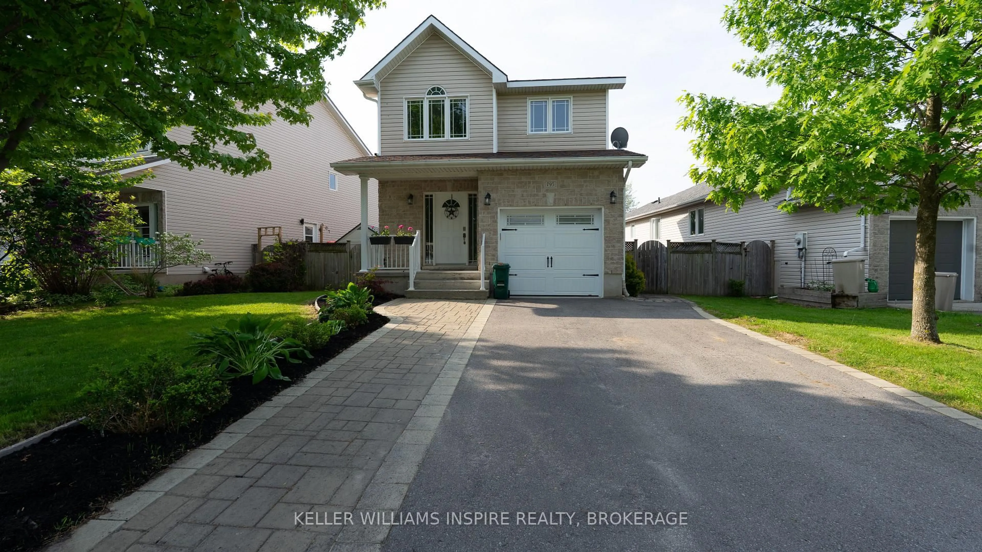 Home with vinyl exterior material, street for 795 Lotus Ave, Kingston Ontario K7K 0A3