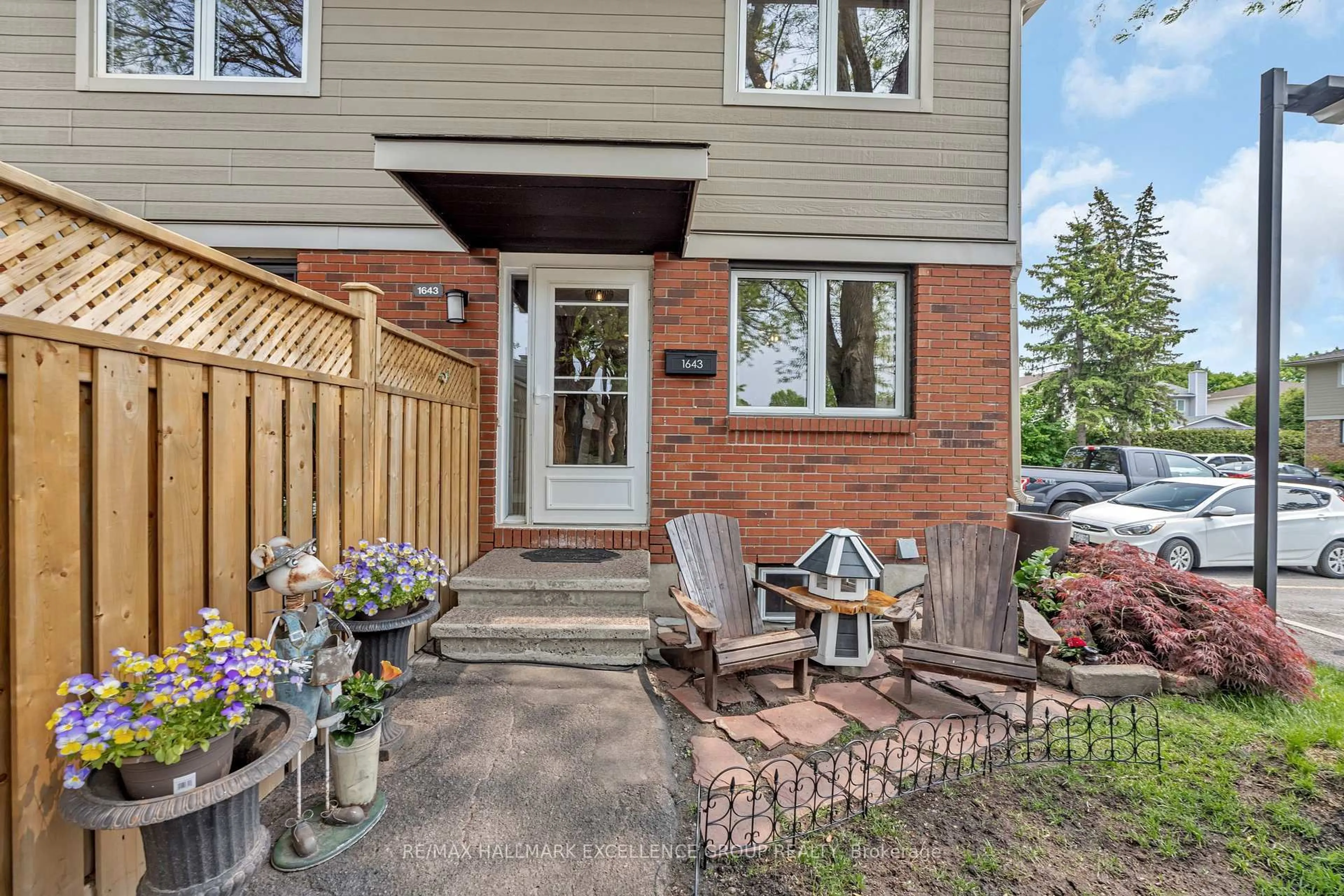 Unknown for 1643 Du Sommet Pl #92, Ottawa Ontario K1C 4Z9