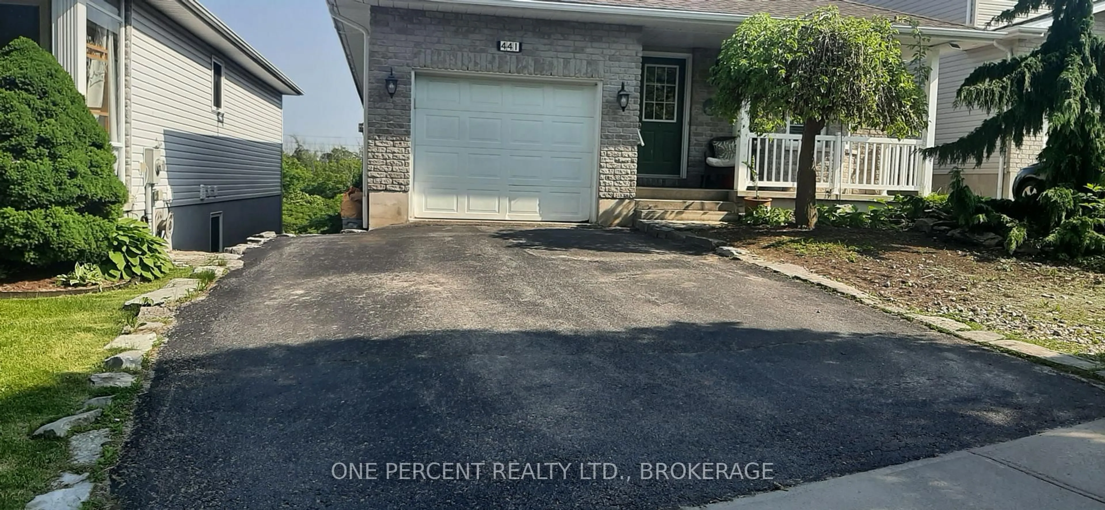 A pic from outside/outdoor area/front of a property/back of a property/a pic from drone, street for 441 Dolshire St, Kingston Ontario K7M 9B5