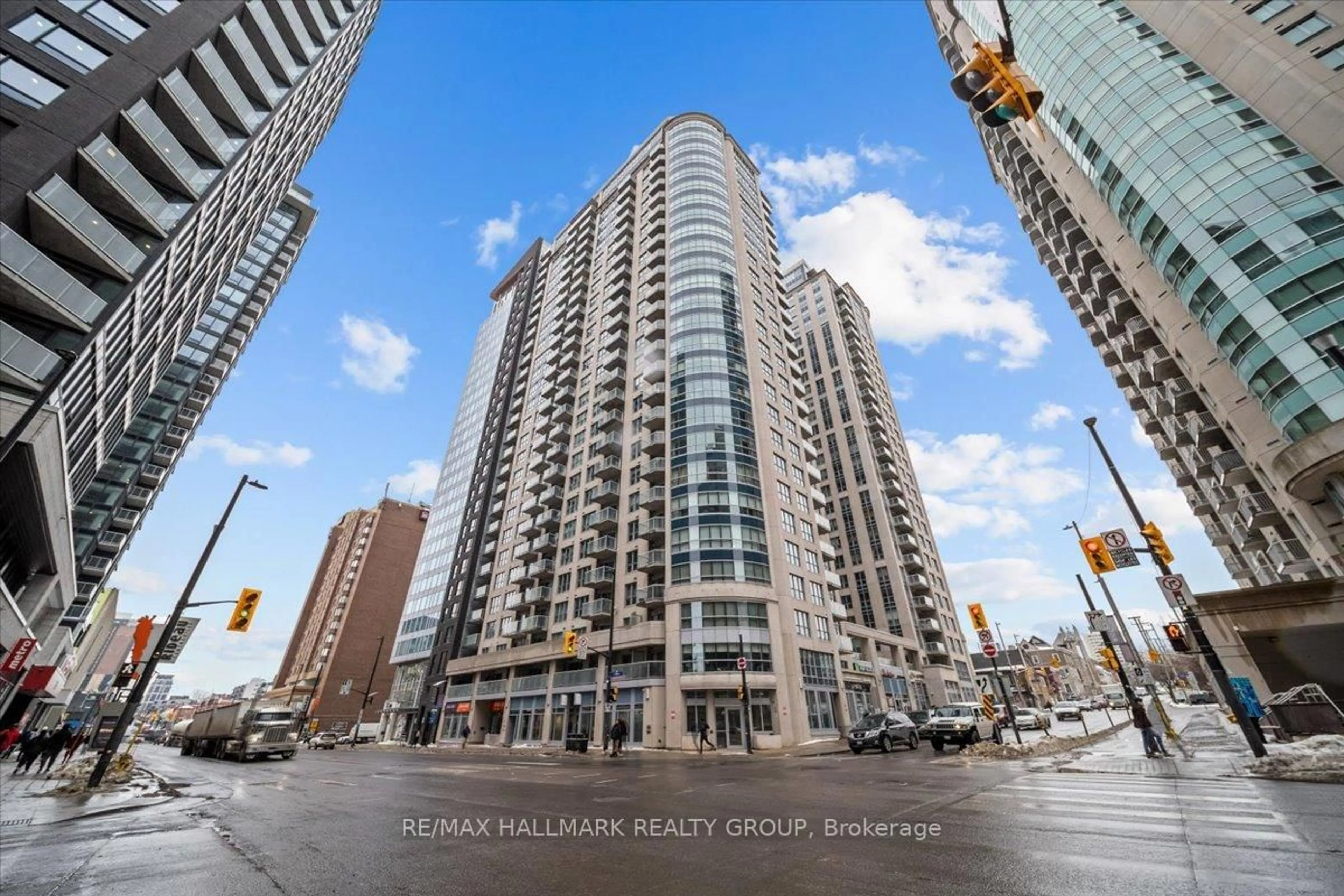 Unknown for 242 Rideau St #206, Ottawa Ontario K1N 0B7