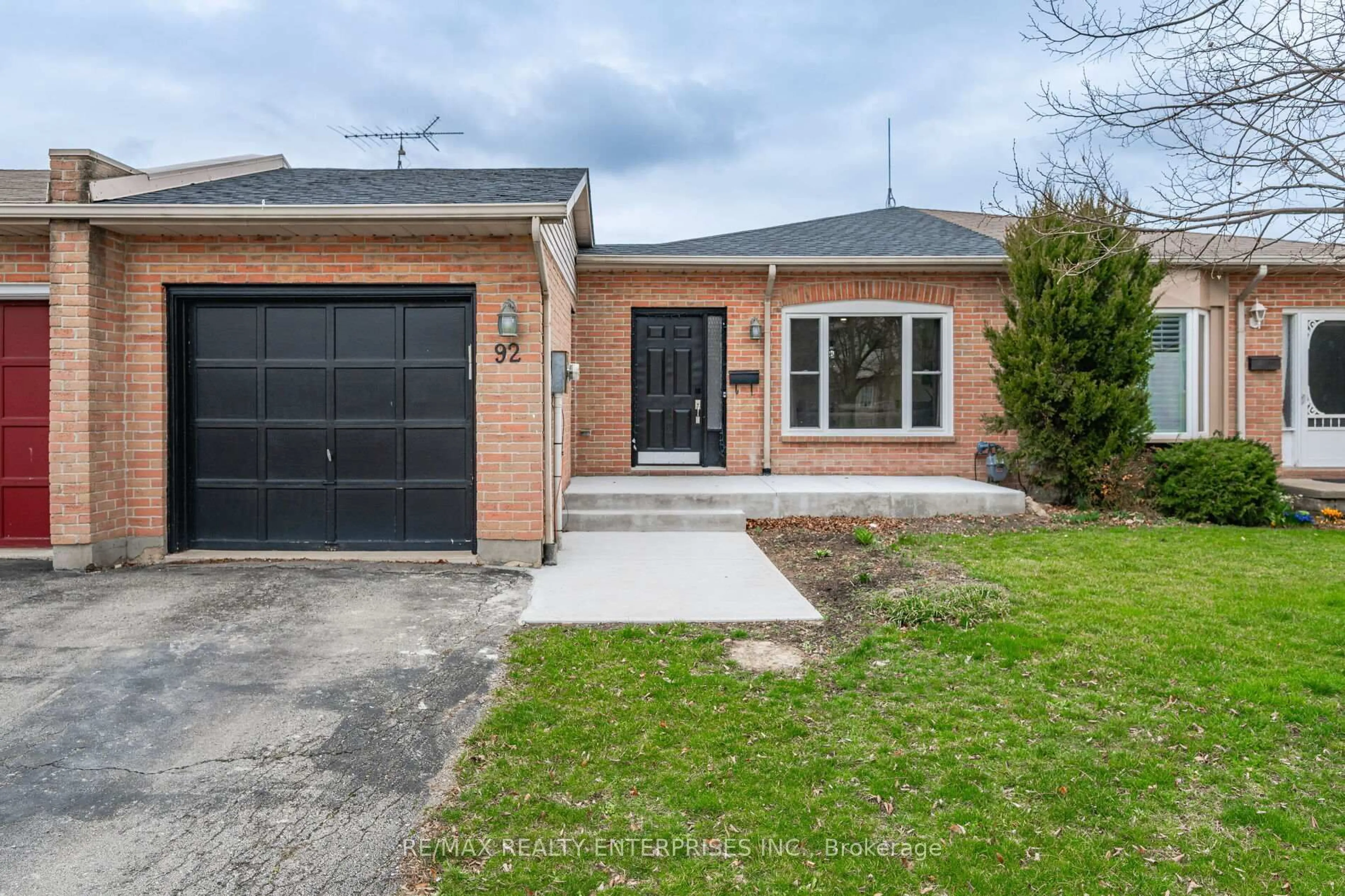 Home with brick exterior material, street for 92 Stoney Brook Cres, St. Catharines Ontario L2S 3R9