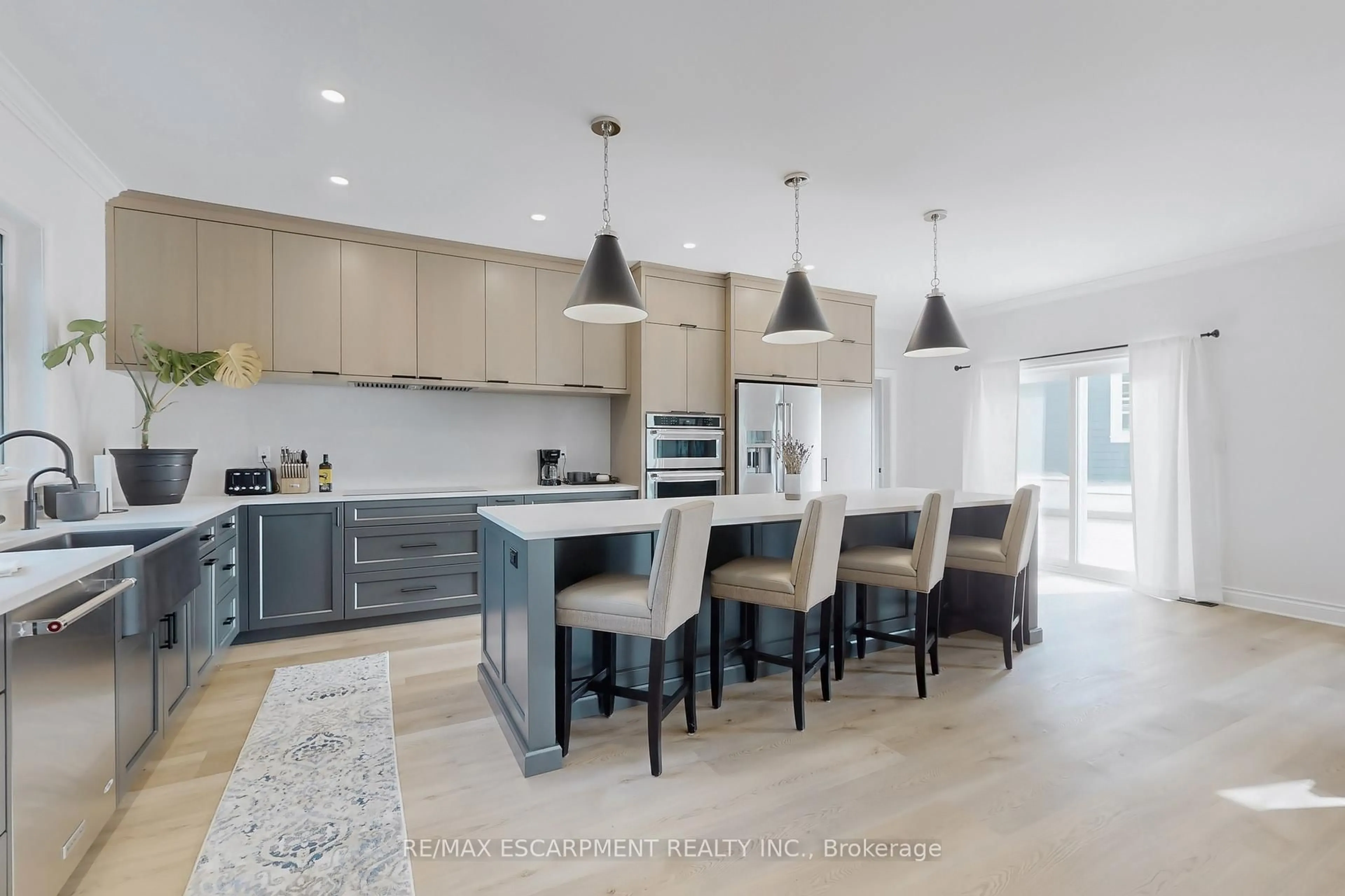 Open concept kitchen, unknown for 485 Concession 5 Rd, Hamilton Ontario L8B 0W8