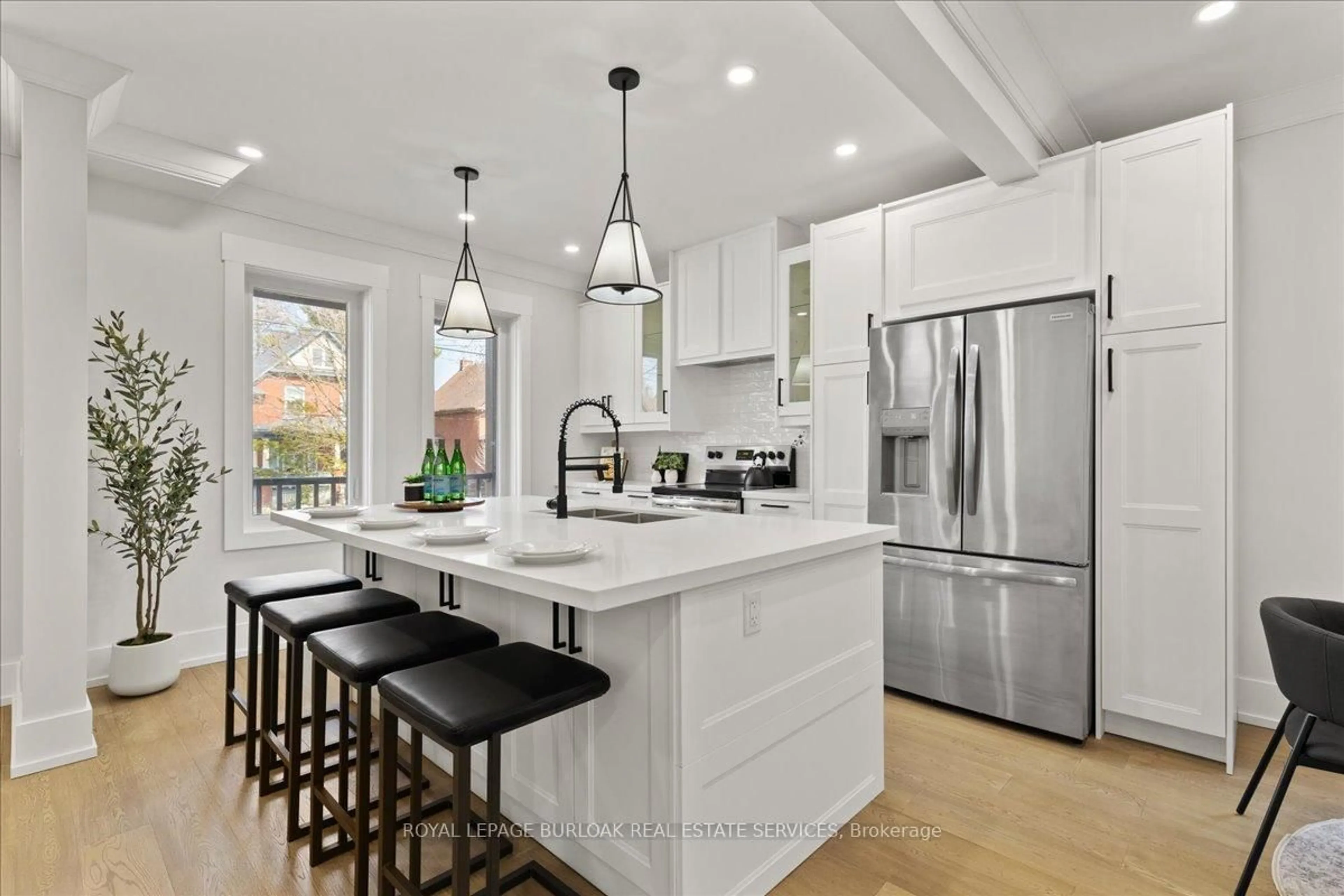 Open concept kitchen, ceramic/tile floor for 81 Samuel St, Kitchener Ontario N2H 1P5