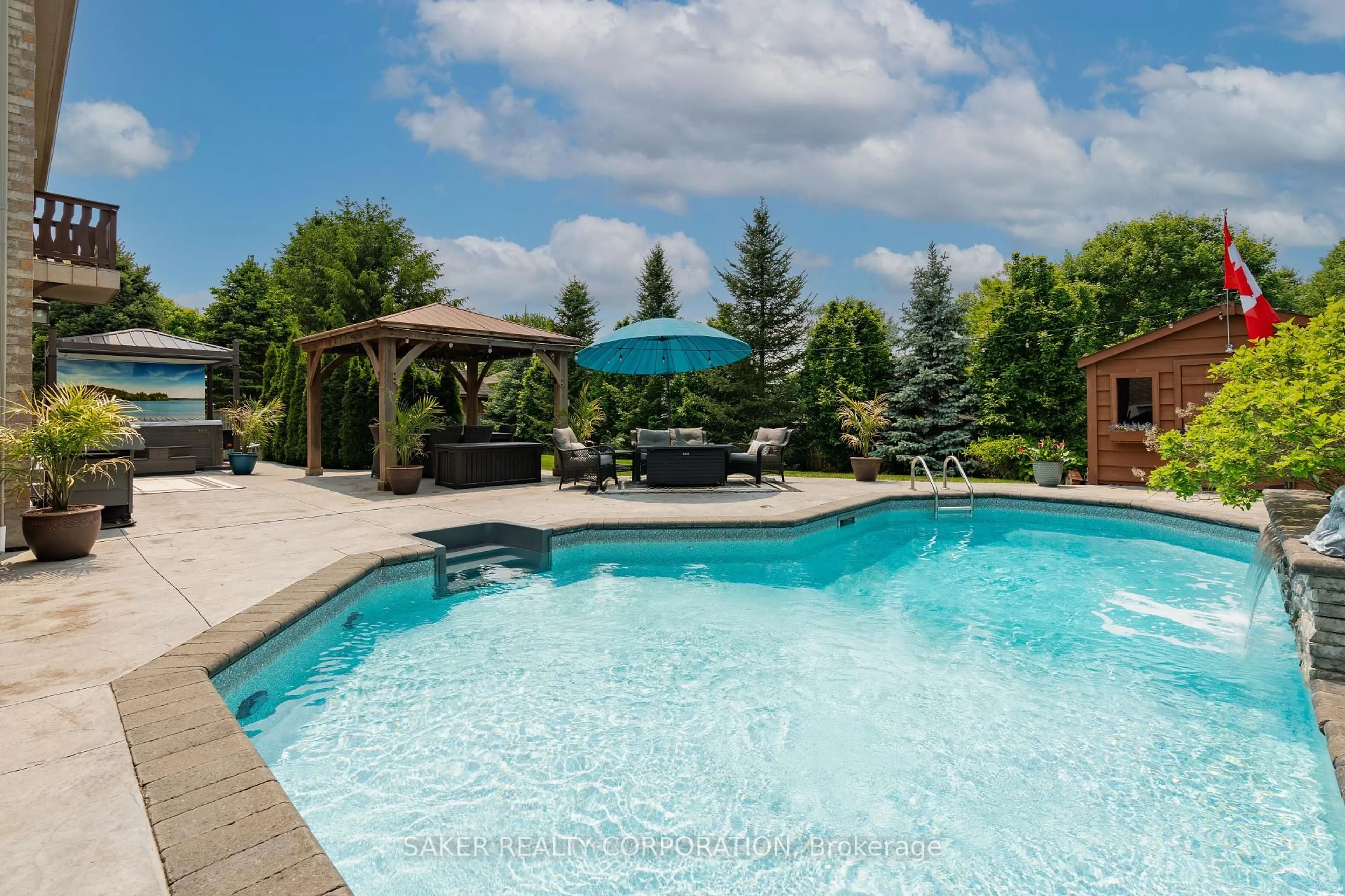Pool for 7 Highland St, Middlesex Centre Ontario N0L 1E0