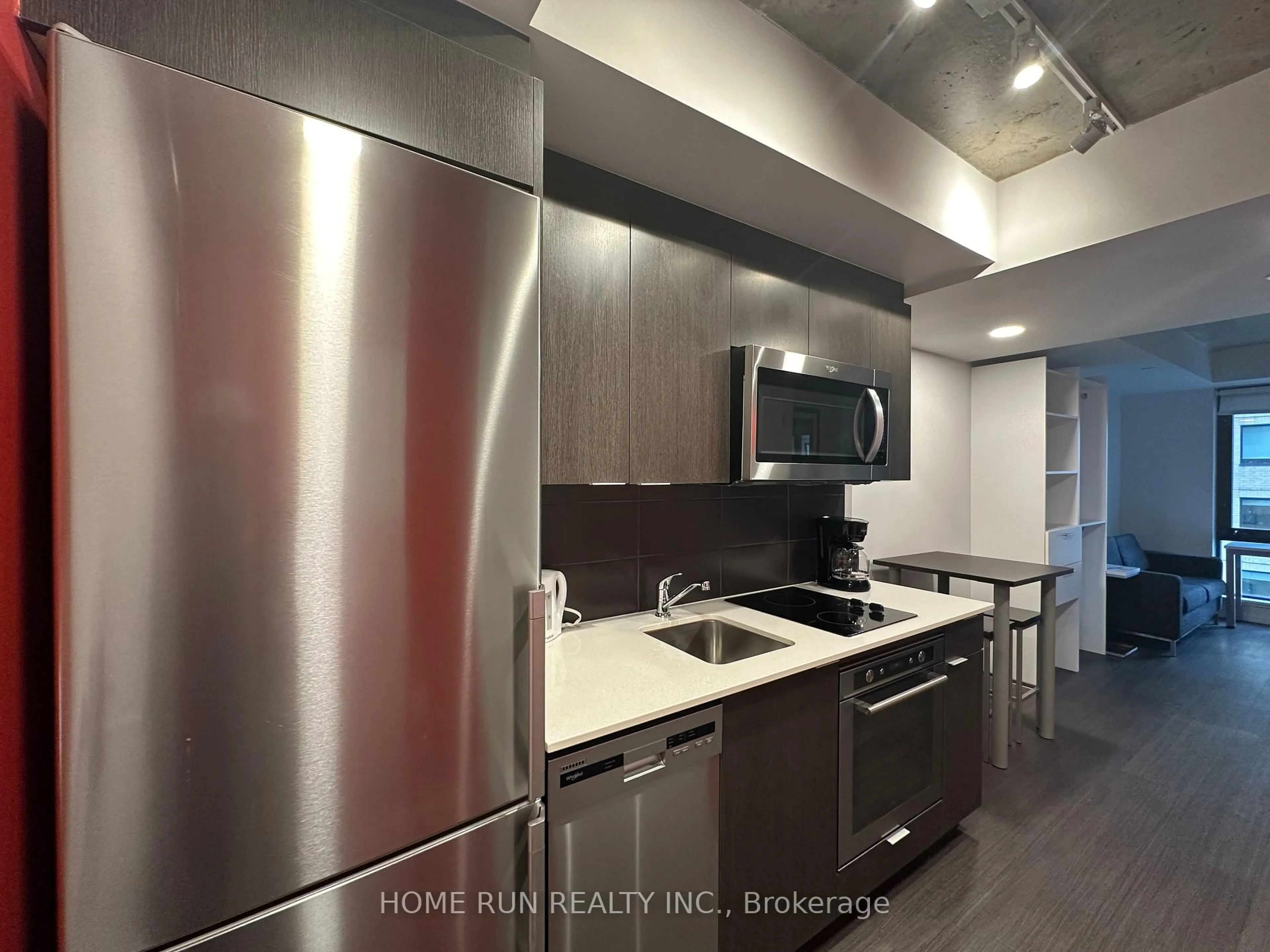Standard kitchen, unknown for 105 CHAMPAGNE Ave #1911, Ottawa Ontario K1S 5E5