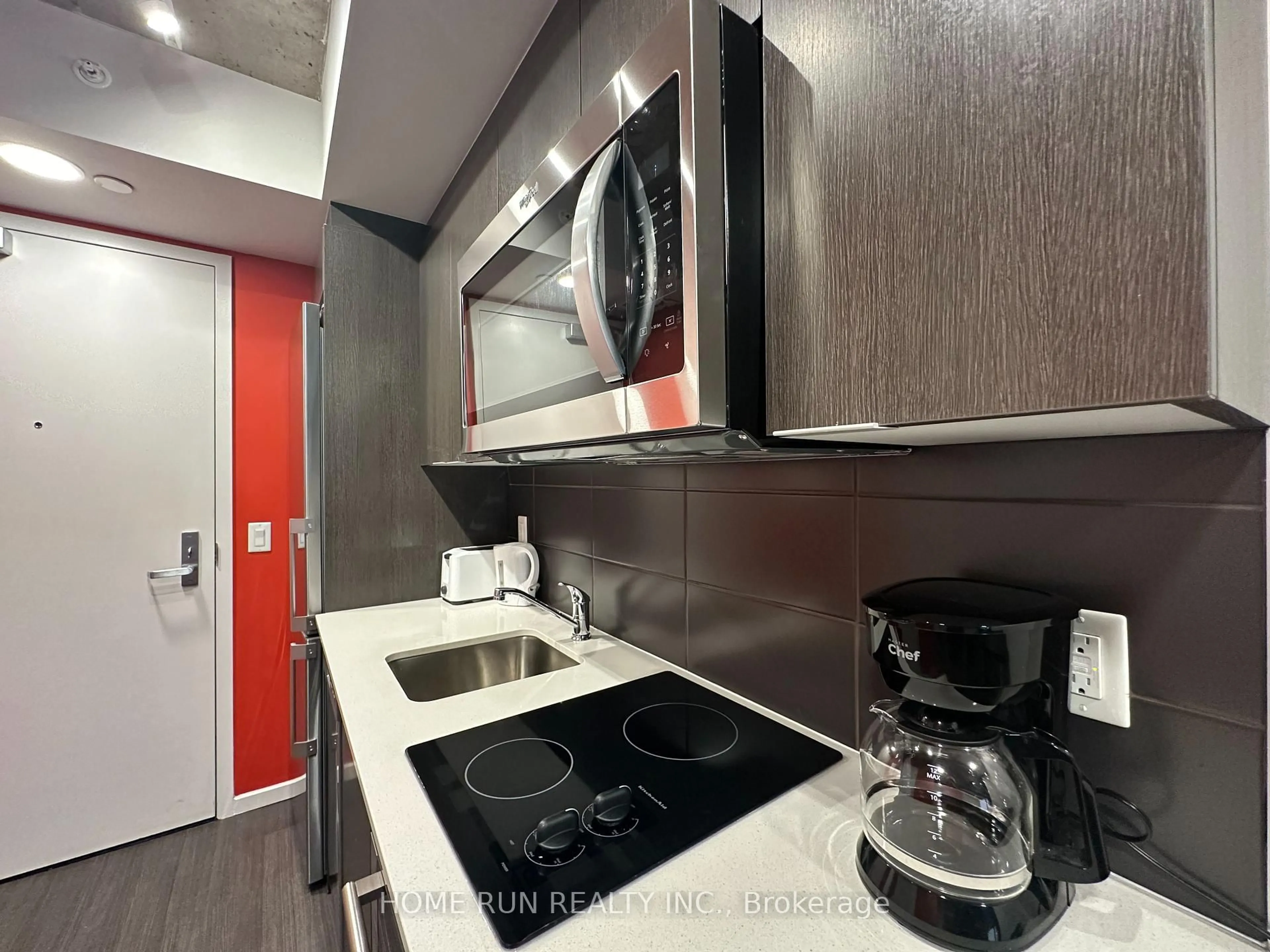 Standard kitchen, unknown for 105 CHAMPAGNE Ave #1911, Ottawa Ontario K1S 5E5