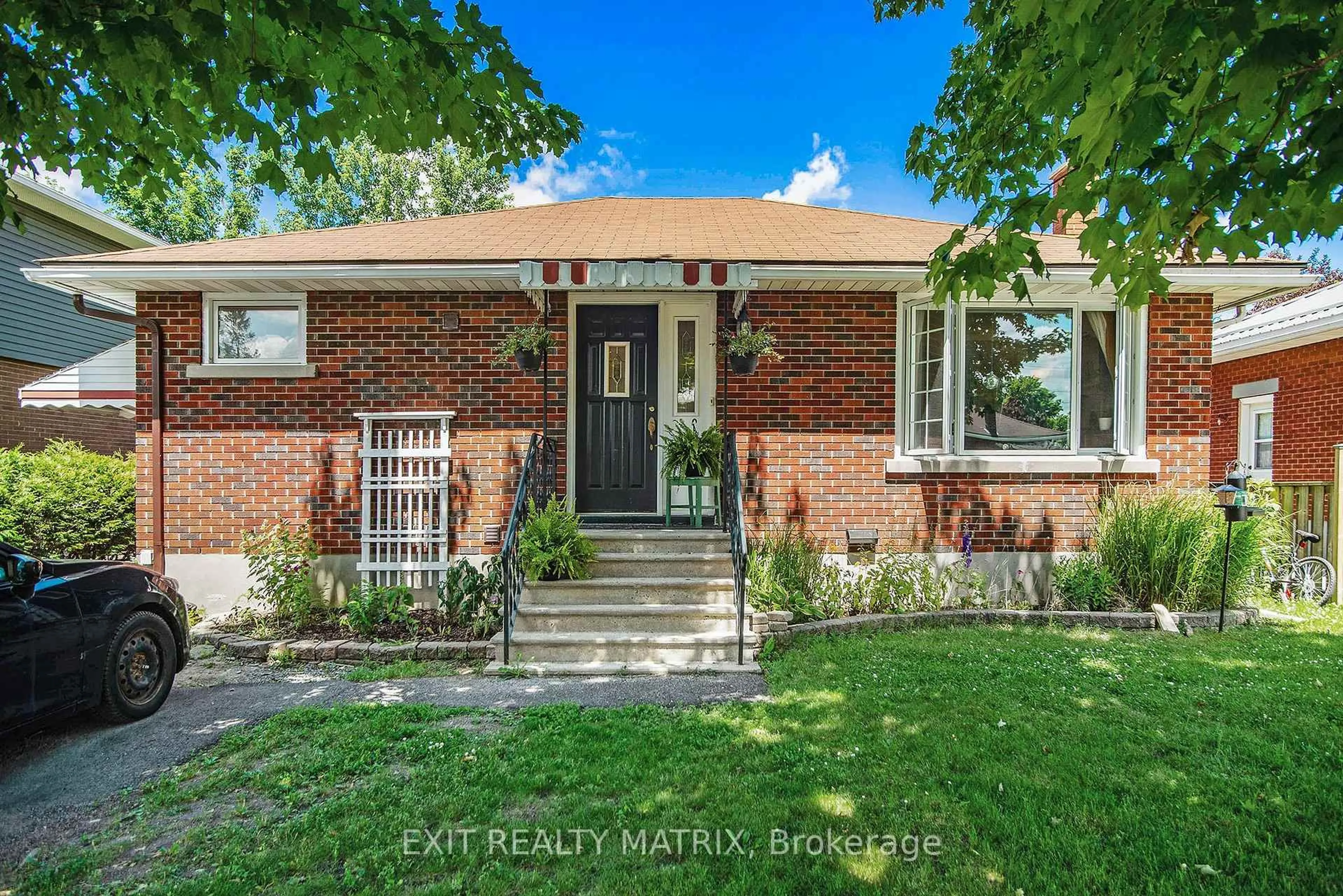 Home with brick exterior material, street for 1303 Vancouver Ave, Ottawa Ontario K1V 6T8