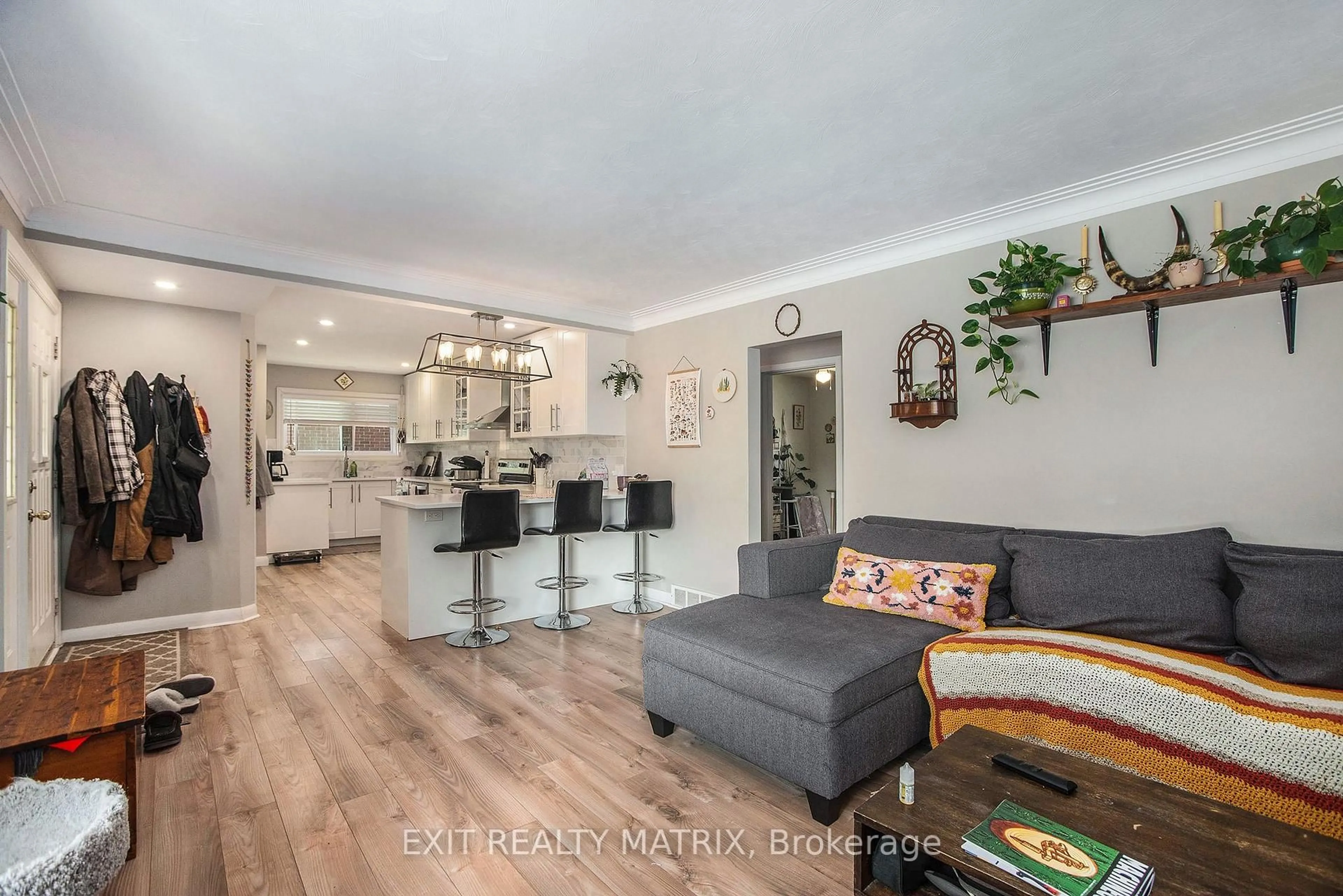 Open concept kitchen, unknown for 1303 Vancouver Ave, Ottawa Ontario K1V 6T8
