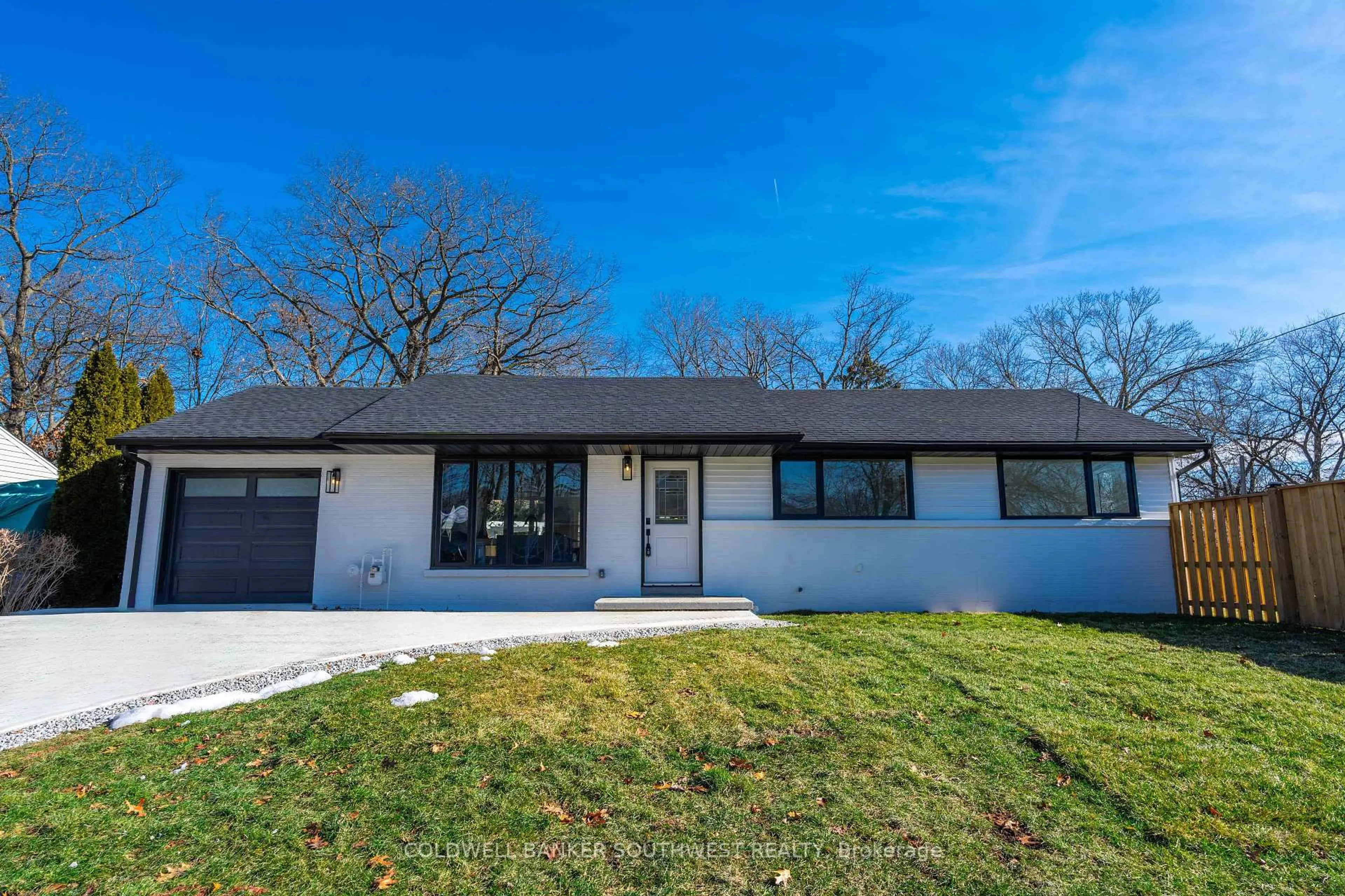 Home with vinyl exterior material, street for 1566 Howston Ave, Sarnia Ontario N7V 3Y9