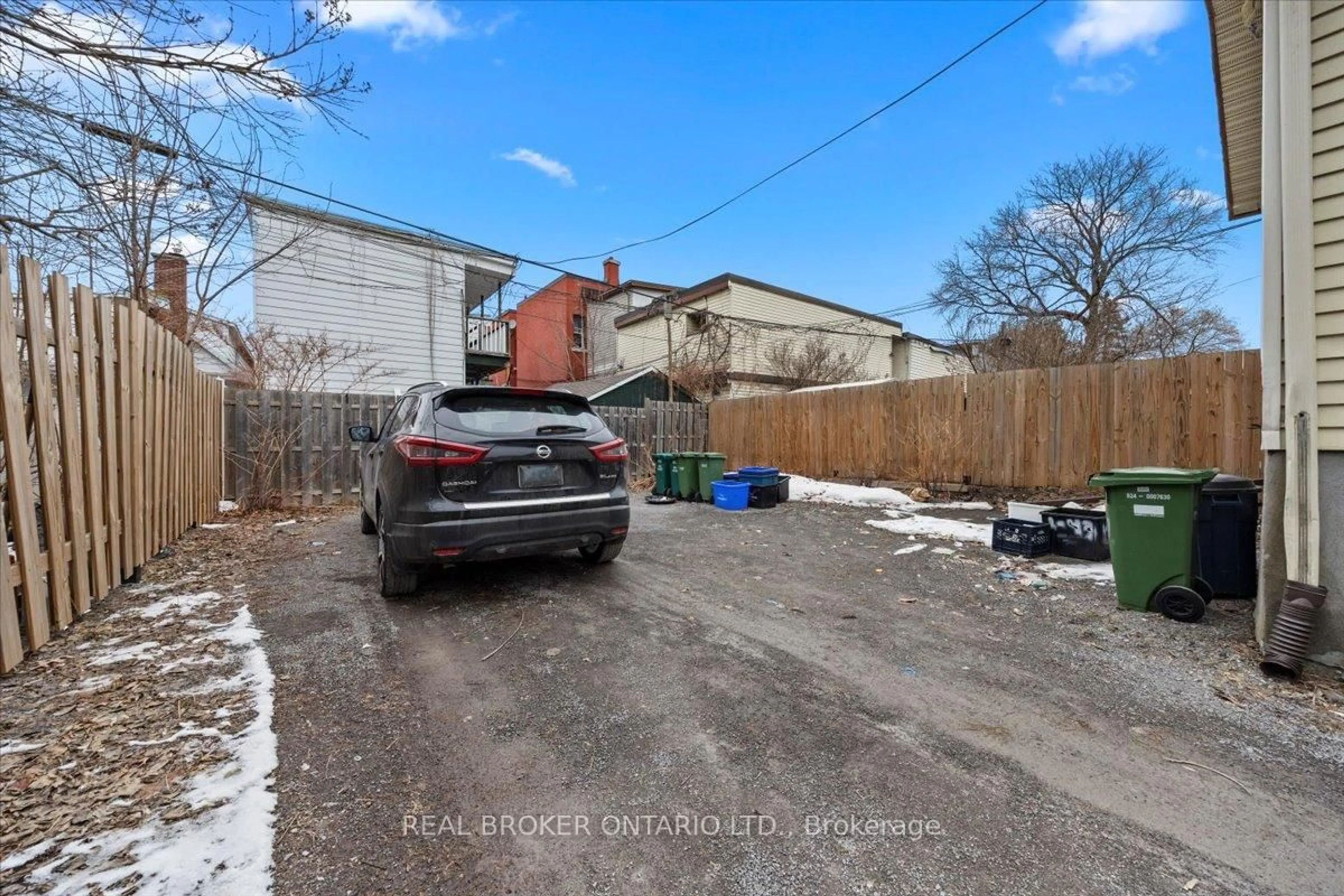 A pic from outside/outdoor area/front of a property/back of a property/a pic from drone, street for 161 Guigues Ave, Ottawa Ontario K1N 5J1