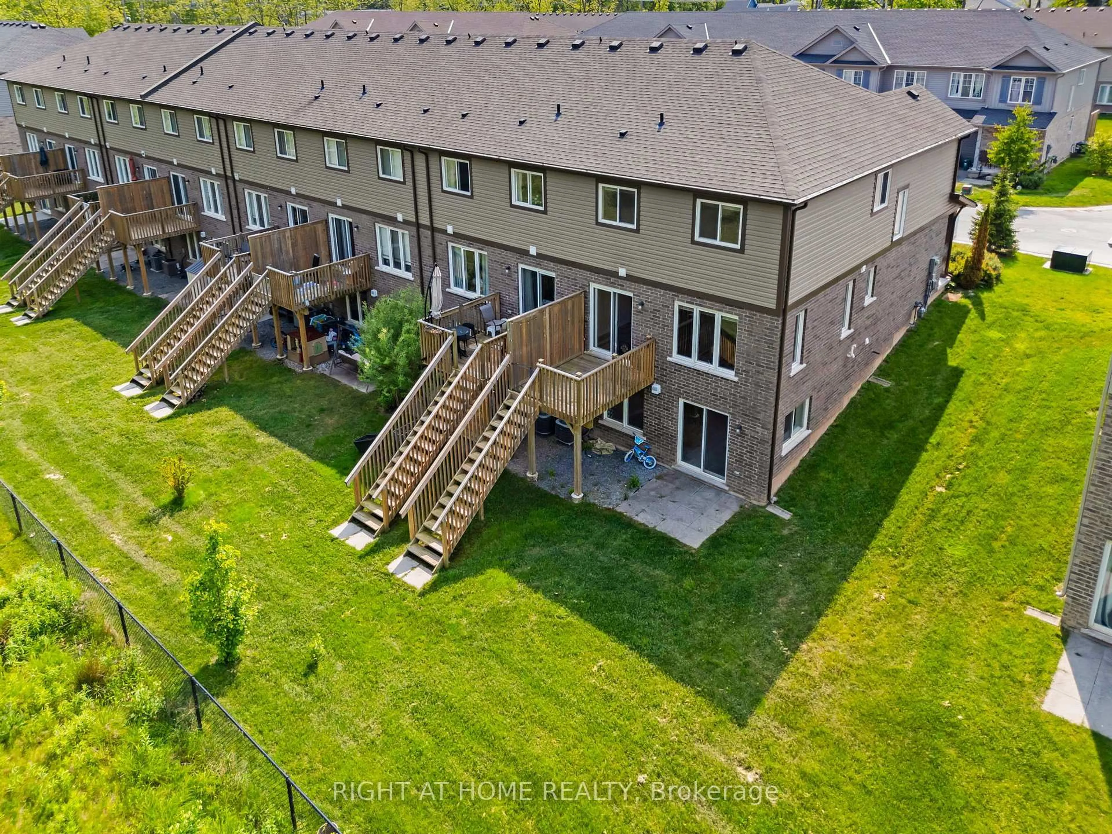 A pic from outside/outdoor area/front of a property/back of a property/a pic from drone, unknown for 340 Prospect Point Rd #6, Fort Erie Ontario L0S 1N0
