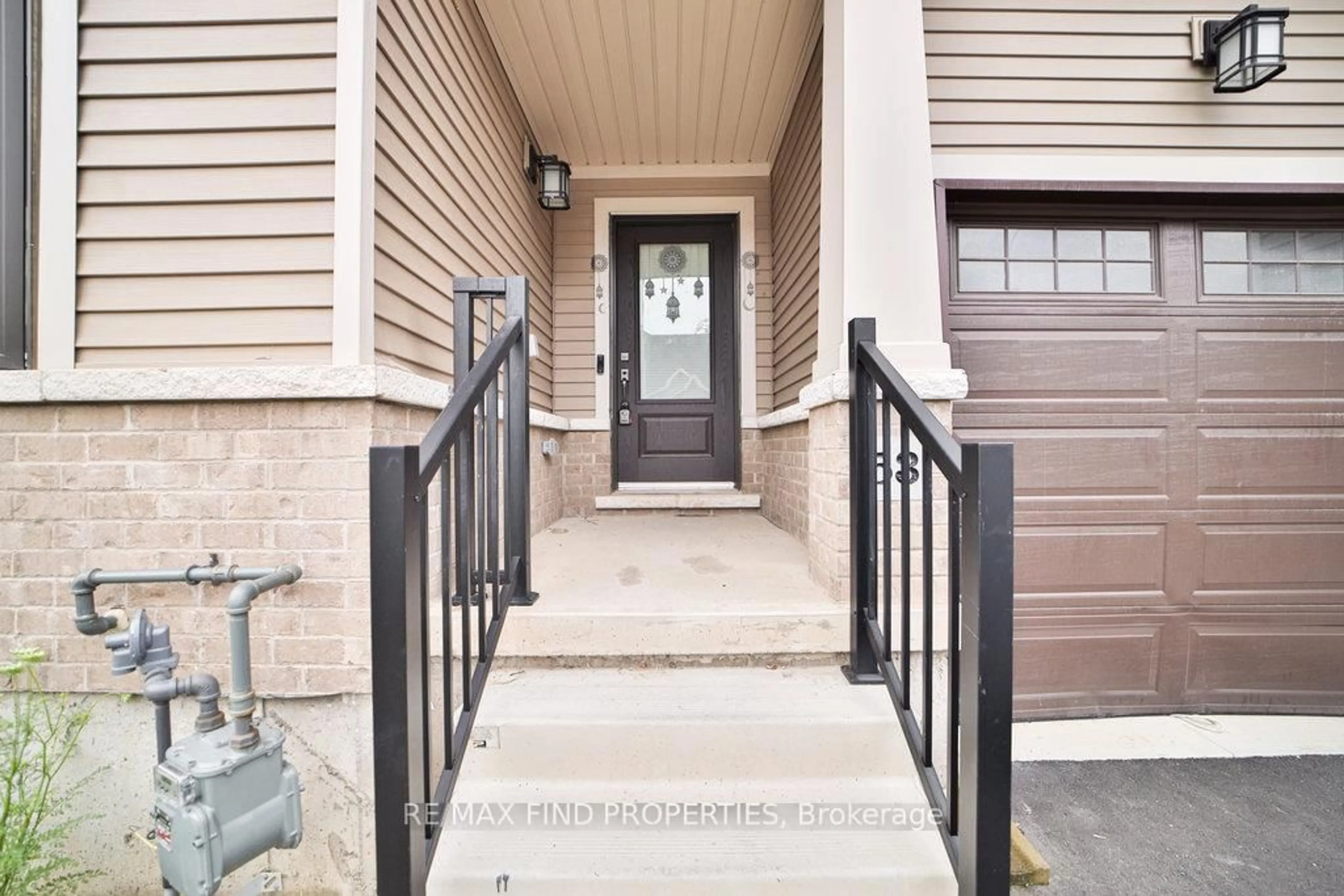 Indoor entryway for 4311 Mann St #53, Niagara Falls Ontario L2G 3K2