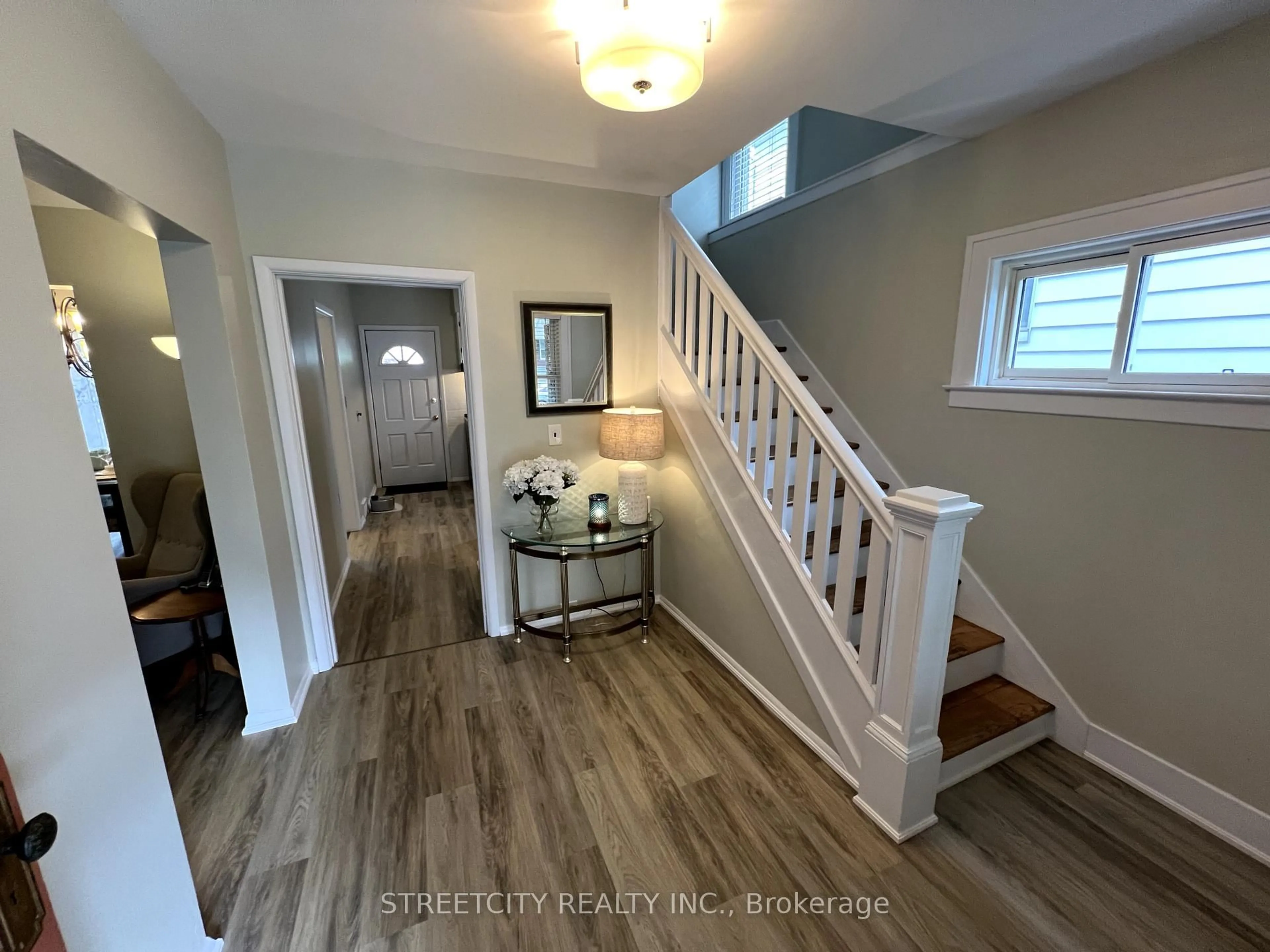 Indoor entryway for 844 Moy Ave, Windsor Ontario N9A 2N8