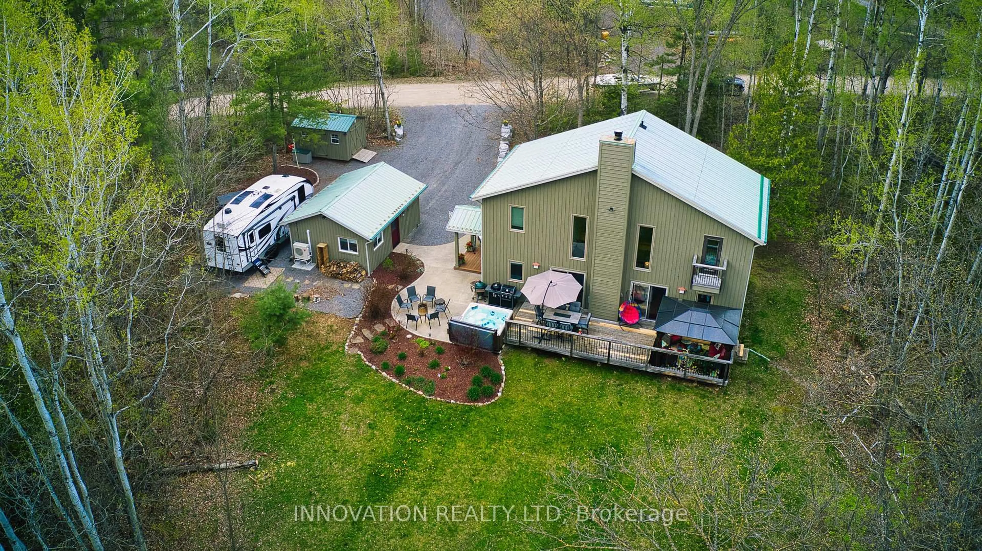 A pic from outside/outdoor area/front of a property/back of a property/a pic from drone, unknown for 160 Viewmount Dr, Calabogie Ontario K0J 1H0