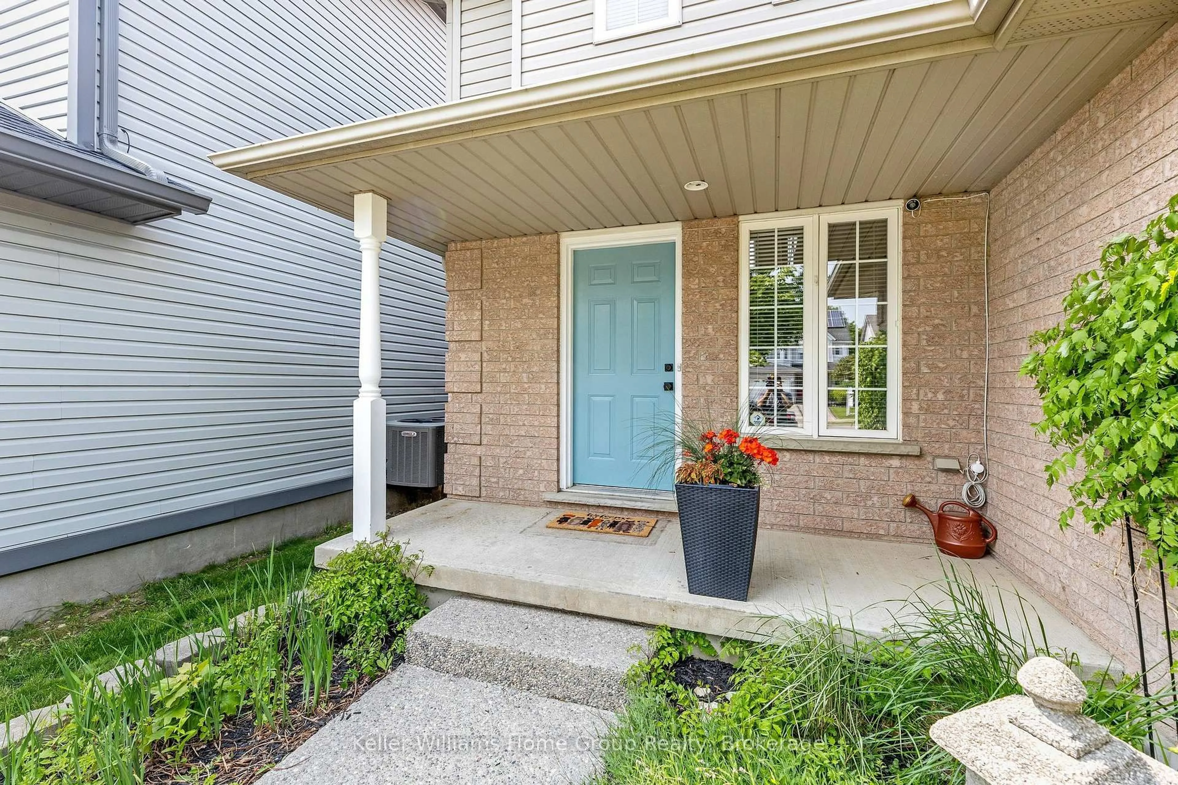 Indoor entryway for 88 Doyle Dr, Guelph Ontario N1G 5B9