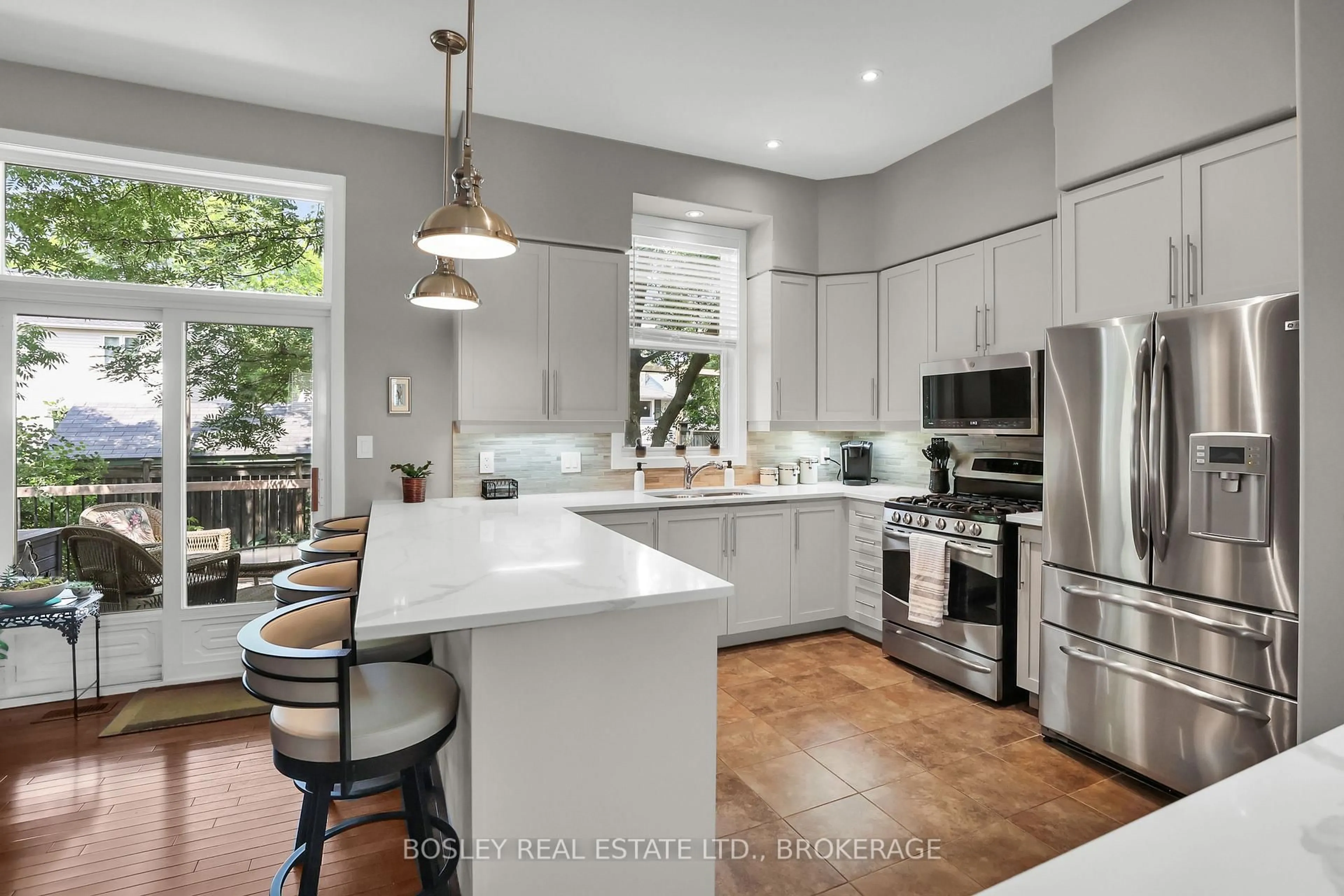 Open concept kitchen, ceramic/tile floor for 481 Victoria St #3, Niagara-on-the-Lake Ontario L0S 1J0