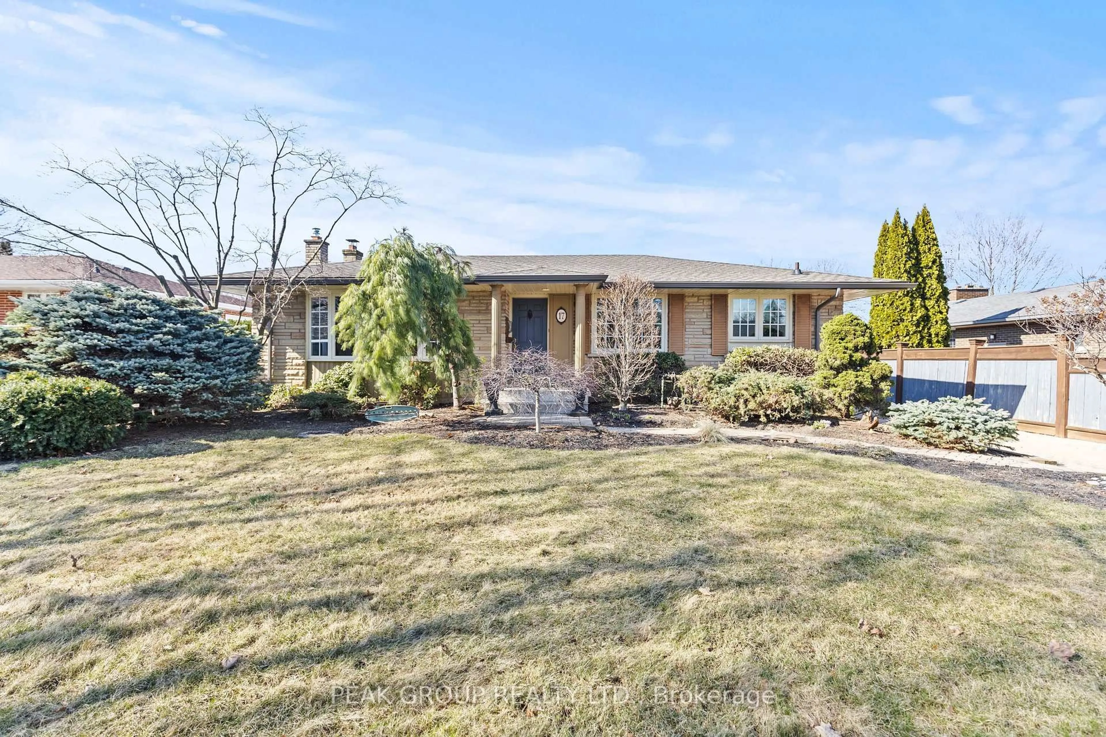 Home with brick exterior material, street for 17 Trelawne Dr, St. Catharines Ontario L2M 2G6