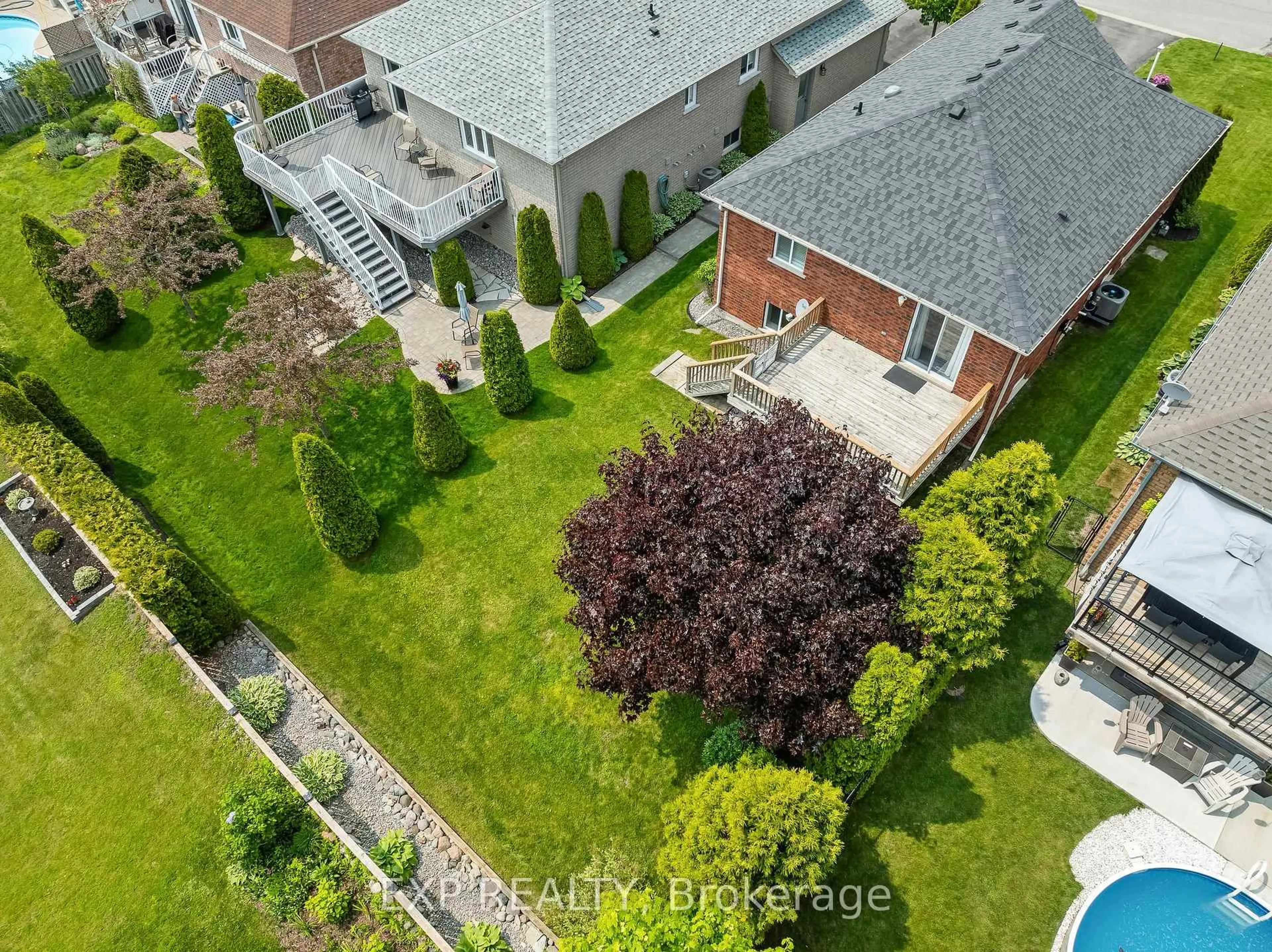 A pic from outside/outdoor area/front of a property/back of a property/a pic from drone, unknown for 281 Rockingham Crt, Cobourg Ontario K9A 5W3