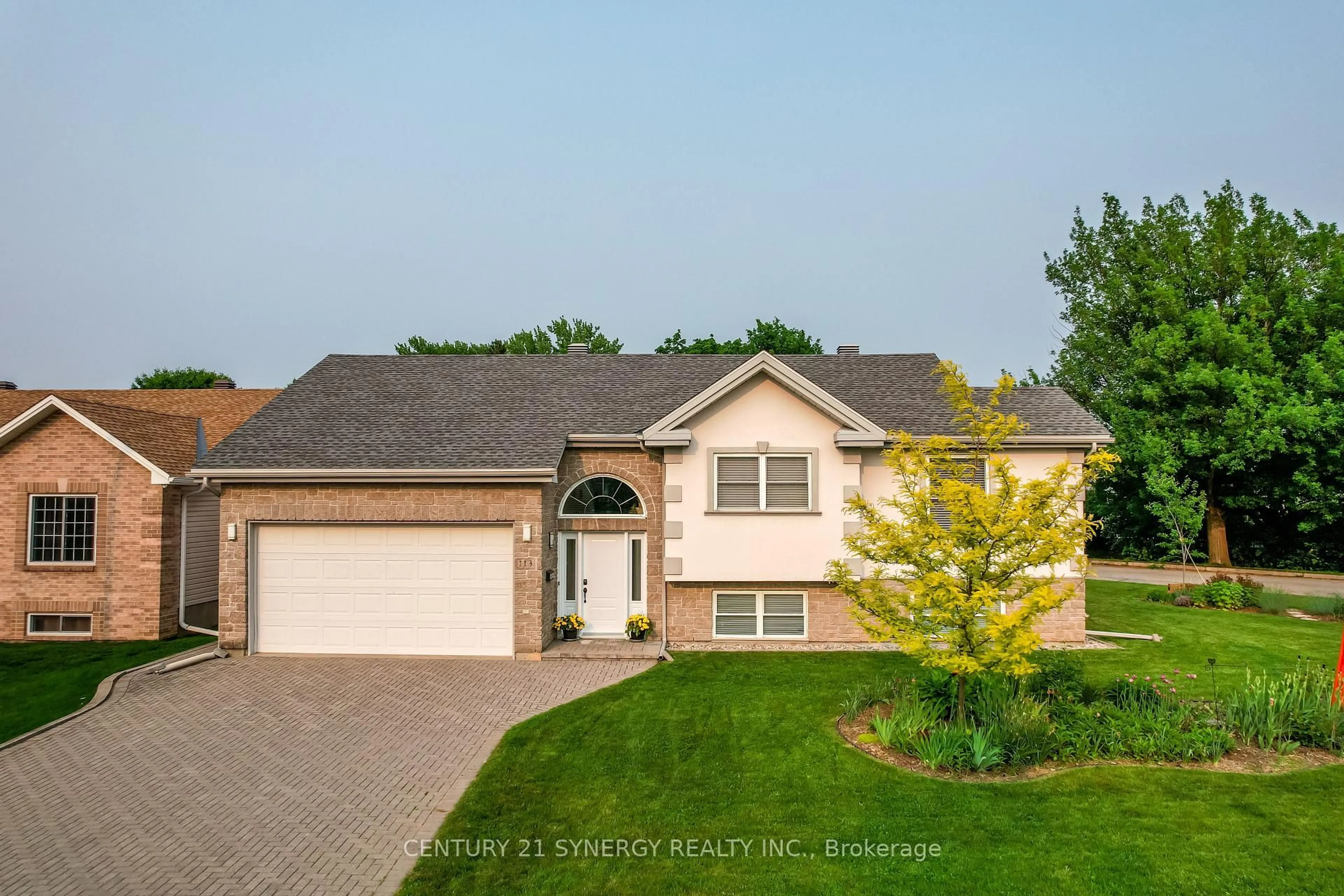 Home with brick exterior material, street for 113 Merrick St, Smiths Falls Ontario K7A 4R7