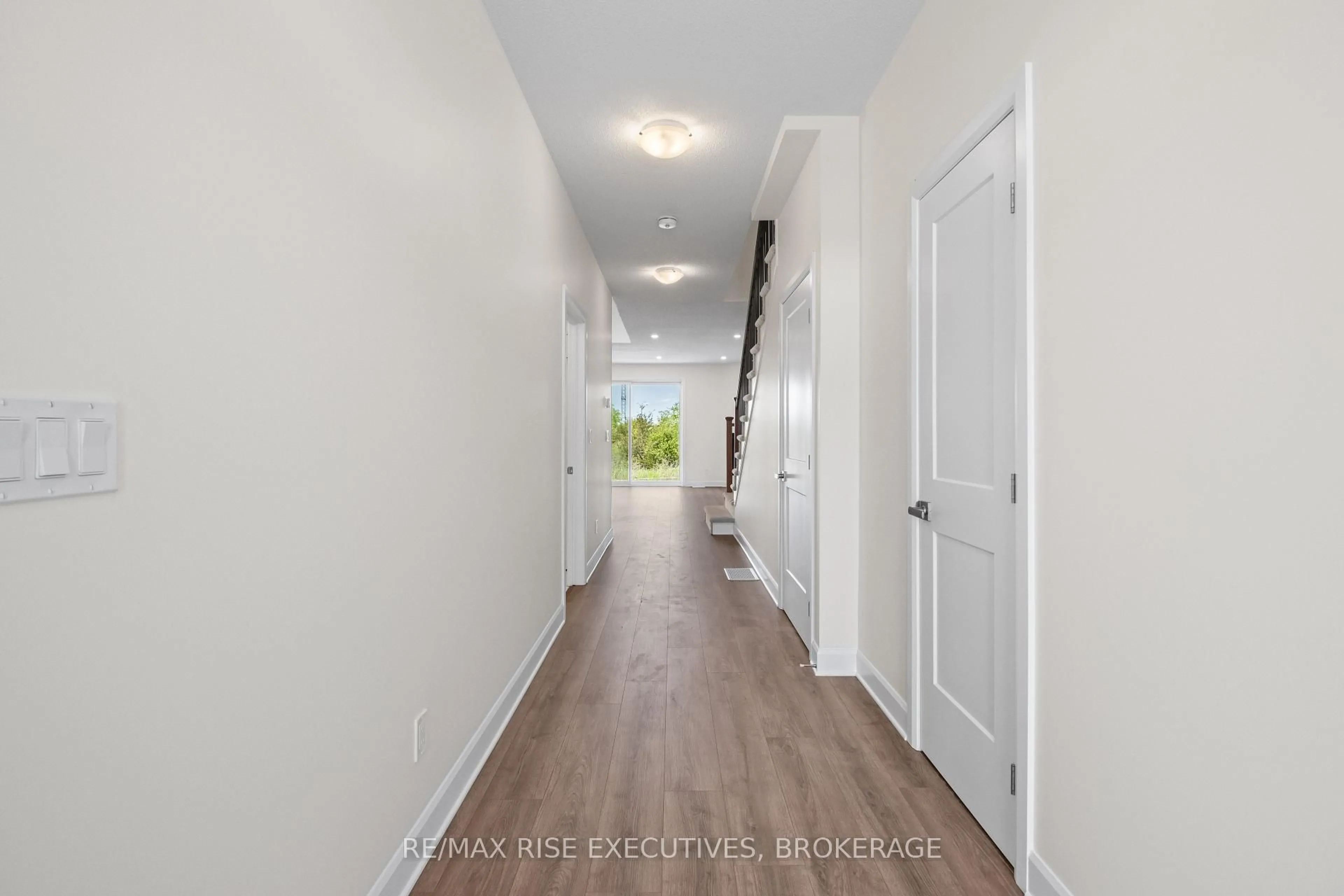 Indoor entryway for 416 BUCKTHORN Dr, Kingston Ontario K7P 0V6