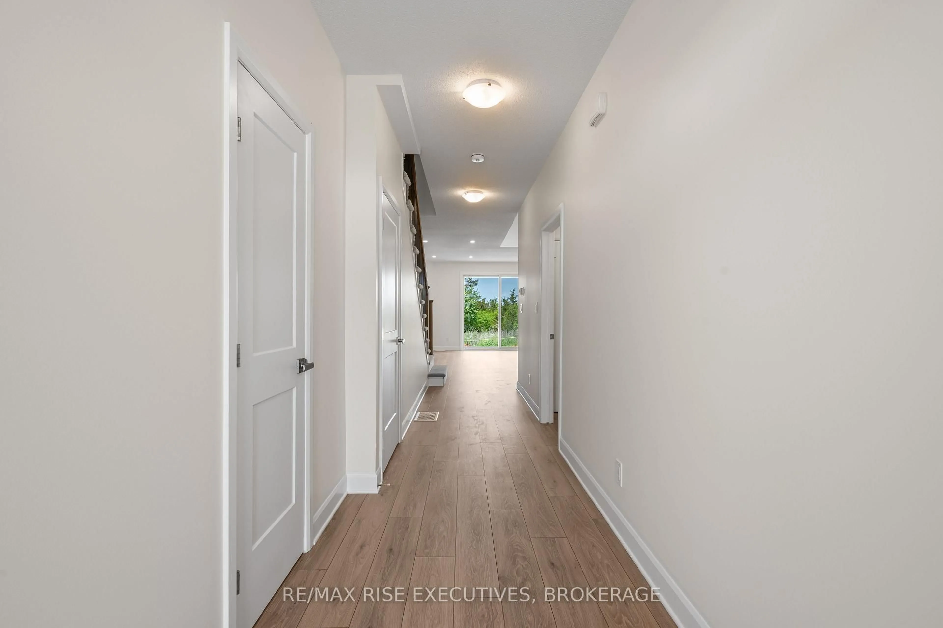 Indoor entryway for 414 BUCKTHORN Dr, Kingston Ontario K7P 0V6