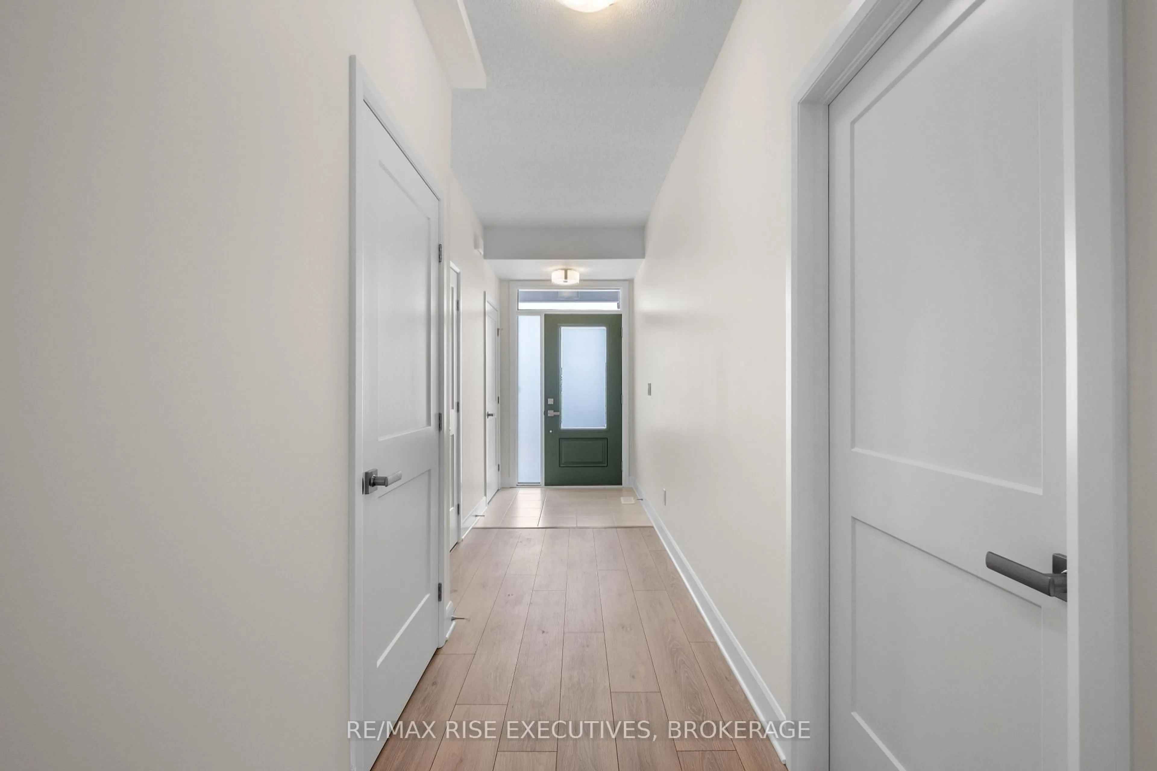 Indoor entryway for 412 Buckthorn Dr, Kingston Ontario K7P 0V6