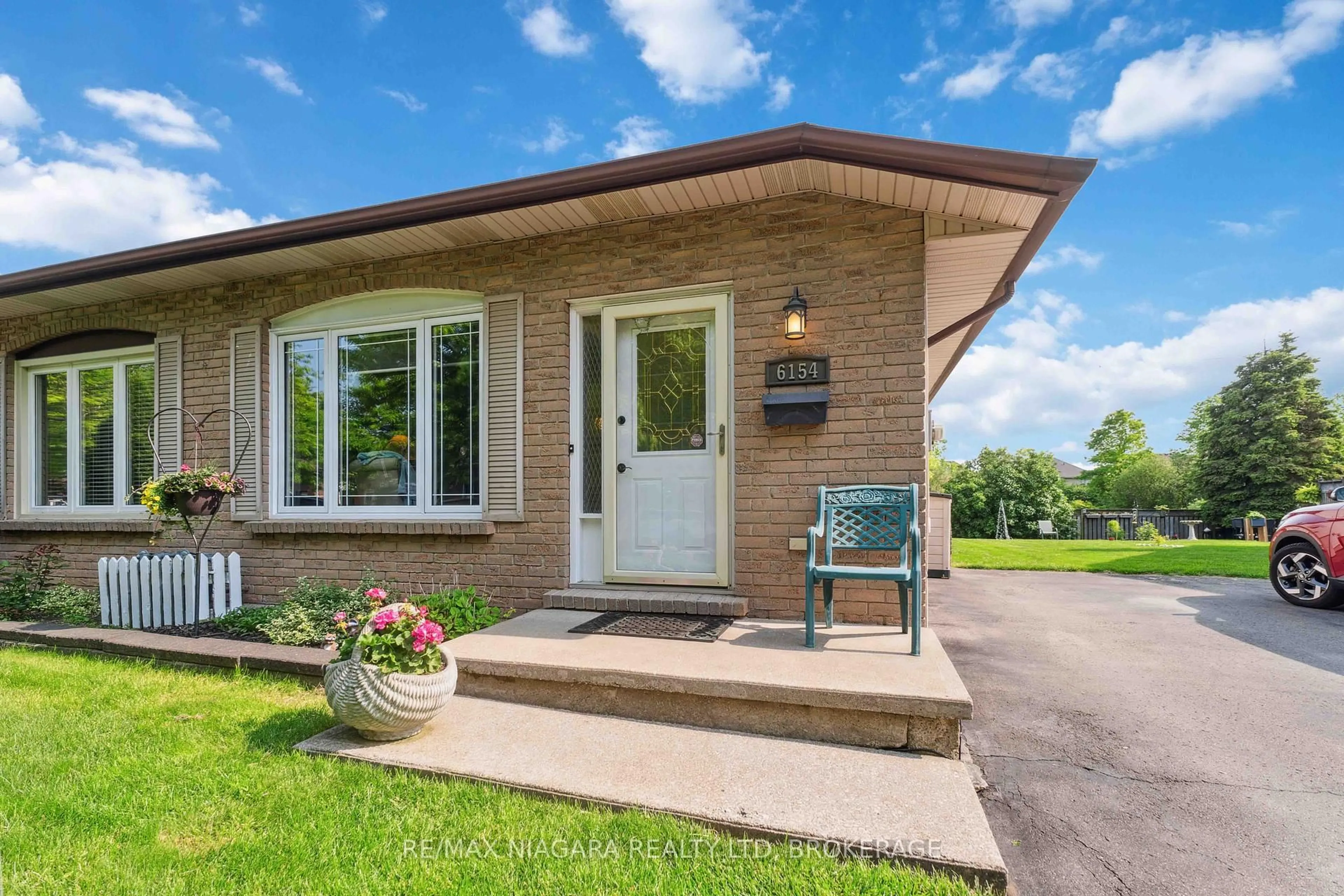 Home with brick exterior material, street for 6154 Wildrose Cres, Niagara Falls Ontario L2G 7T3