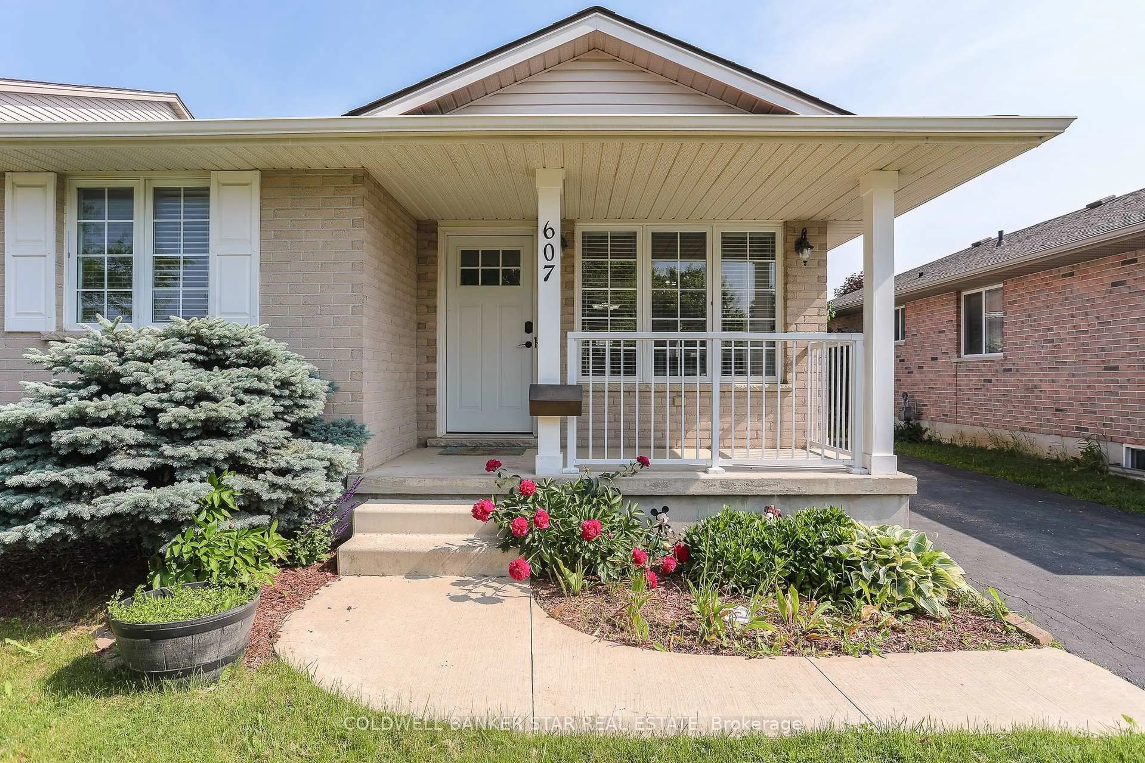 Home with brick exterior material, street for 607 HIGHVIEW Dr, St. Thomas Ontario N5R 6B4
