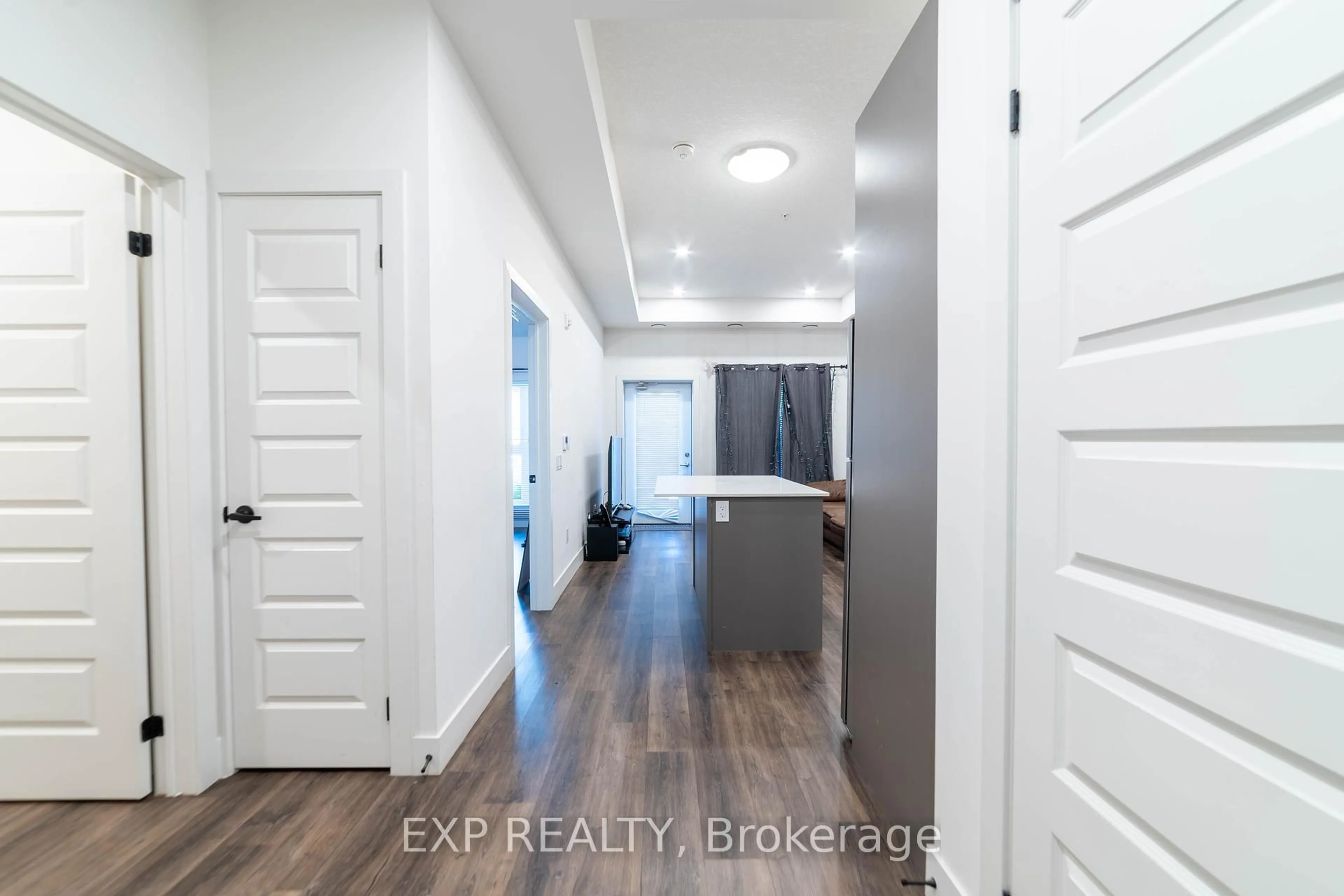 Indoor entryway for 1201 Lackner Pl #2, Kitchener Ontario N2A 0L4