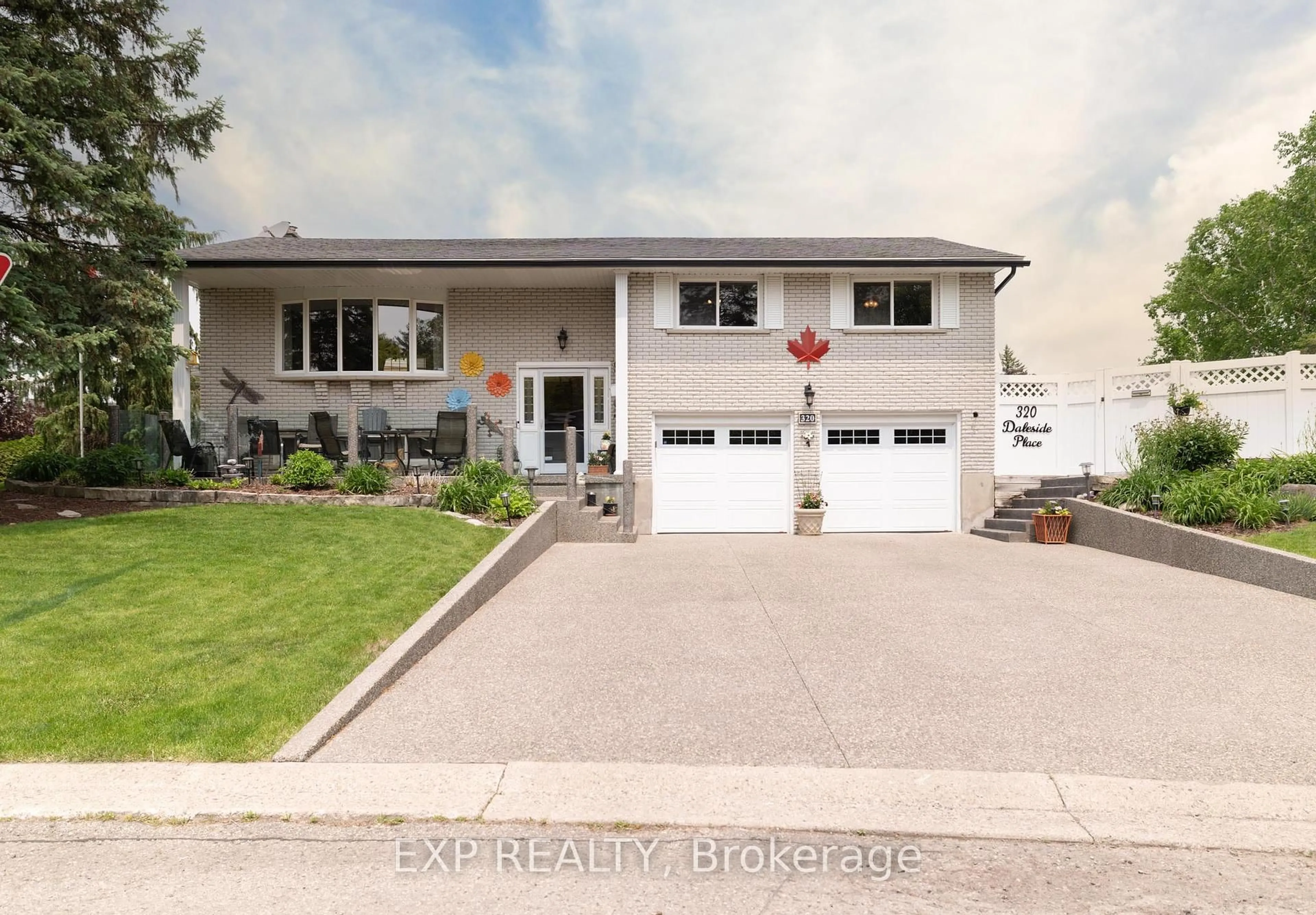 Home with vinyl exterior material, street for 320 Daleside Pl, Waterloo Ontario N2L 5M4