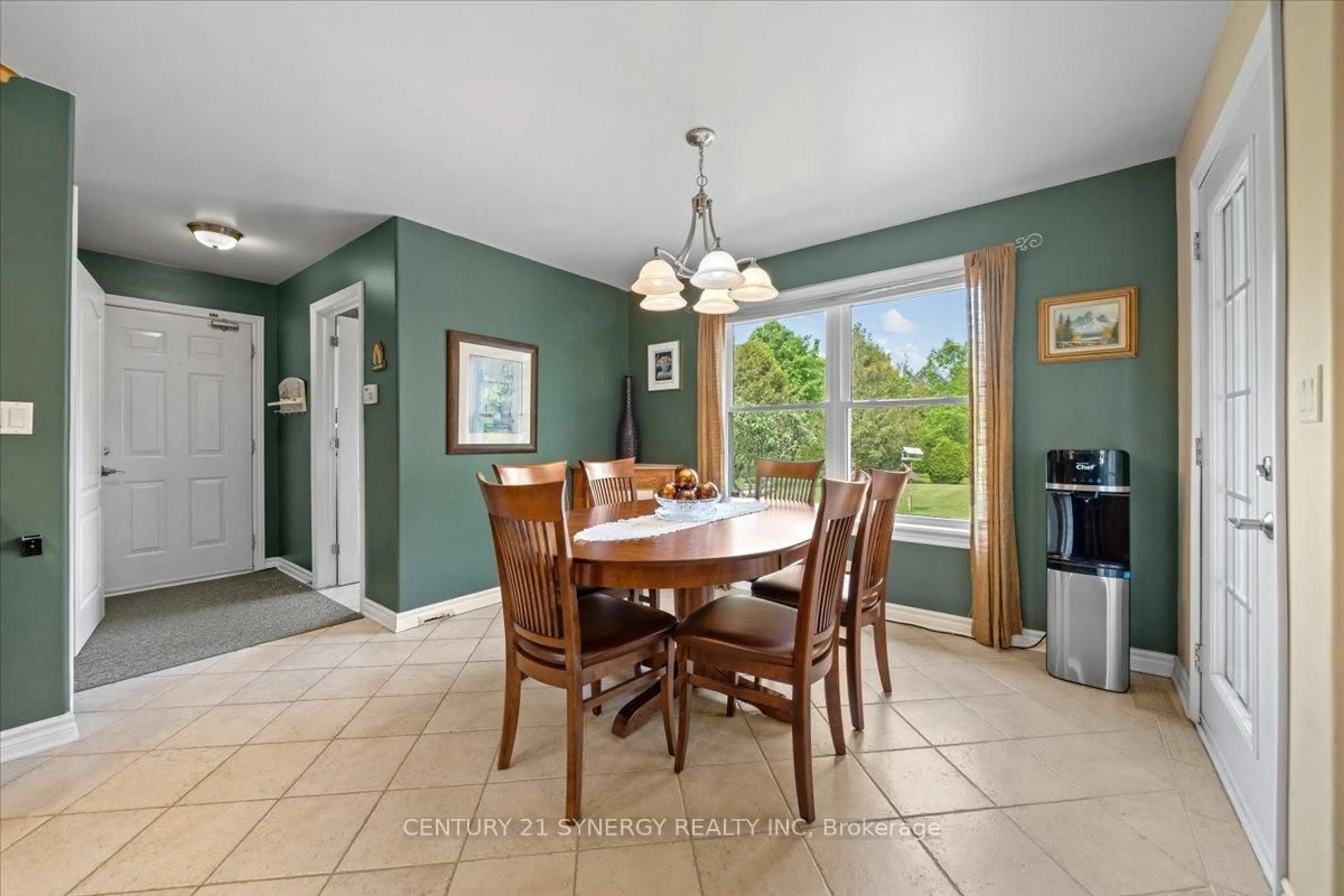 Dining room, ceramic/tile floor for 1921 Greys Creek Rd, Ottawa Ontario K4P 1H7