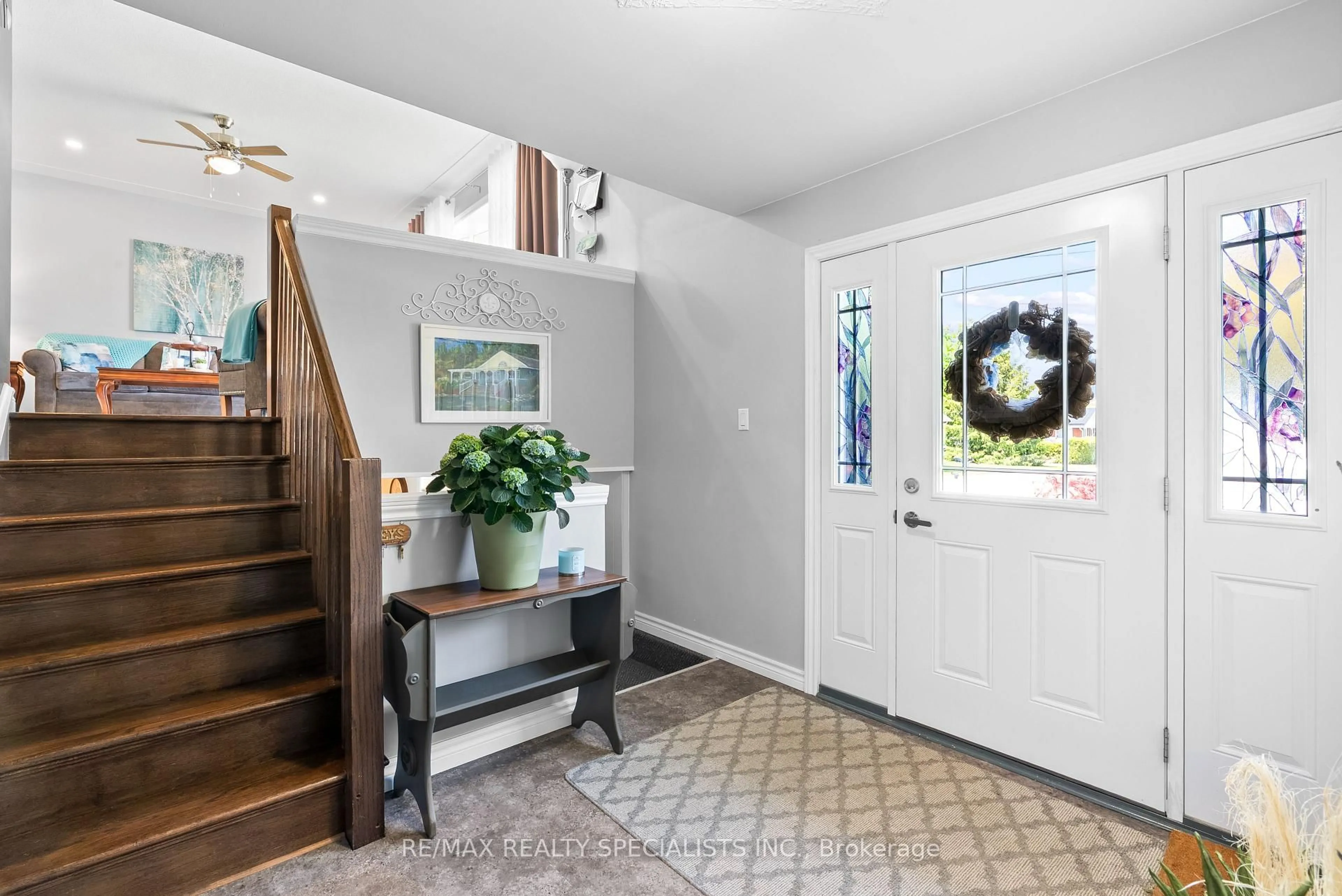 Indoor entryway for 205 Byeland Dr, Wellington North Ontario N0G 2L2
